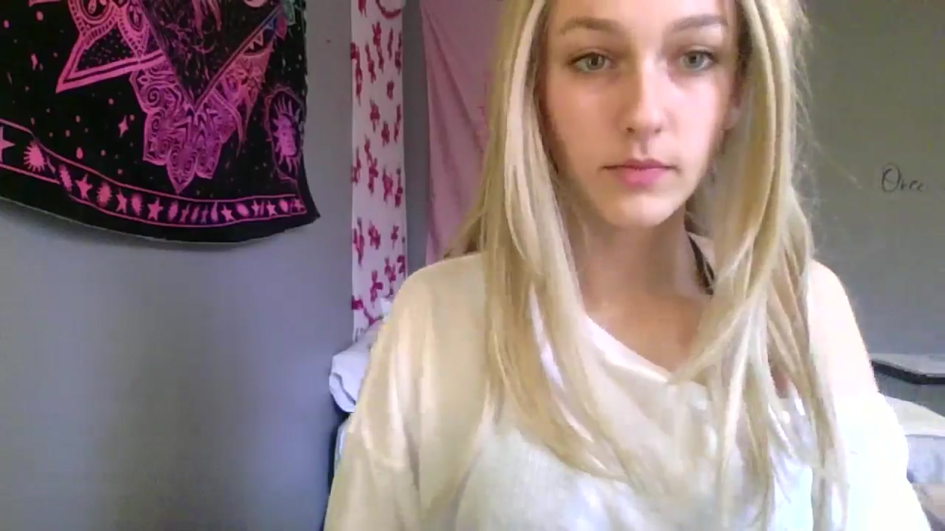 Gallery image thumbnail from Elliesdream's myfreecams stream on, 03/05/2026, 21:28 image 9 of 20
