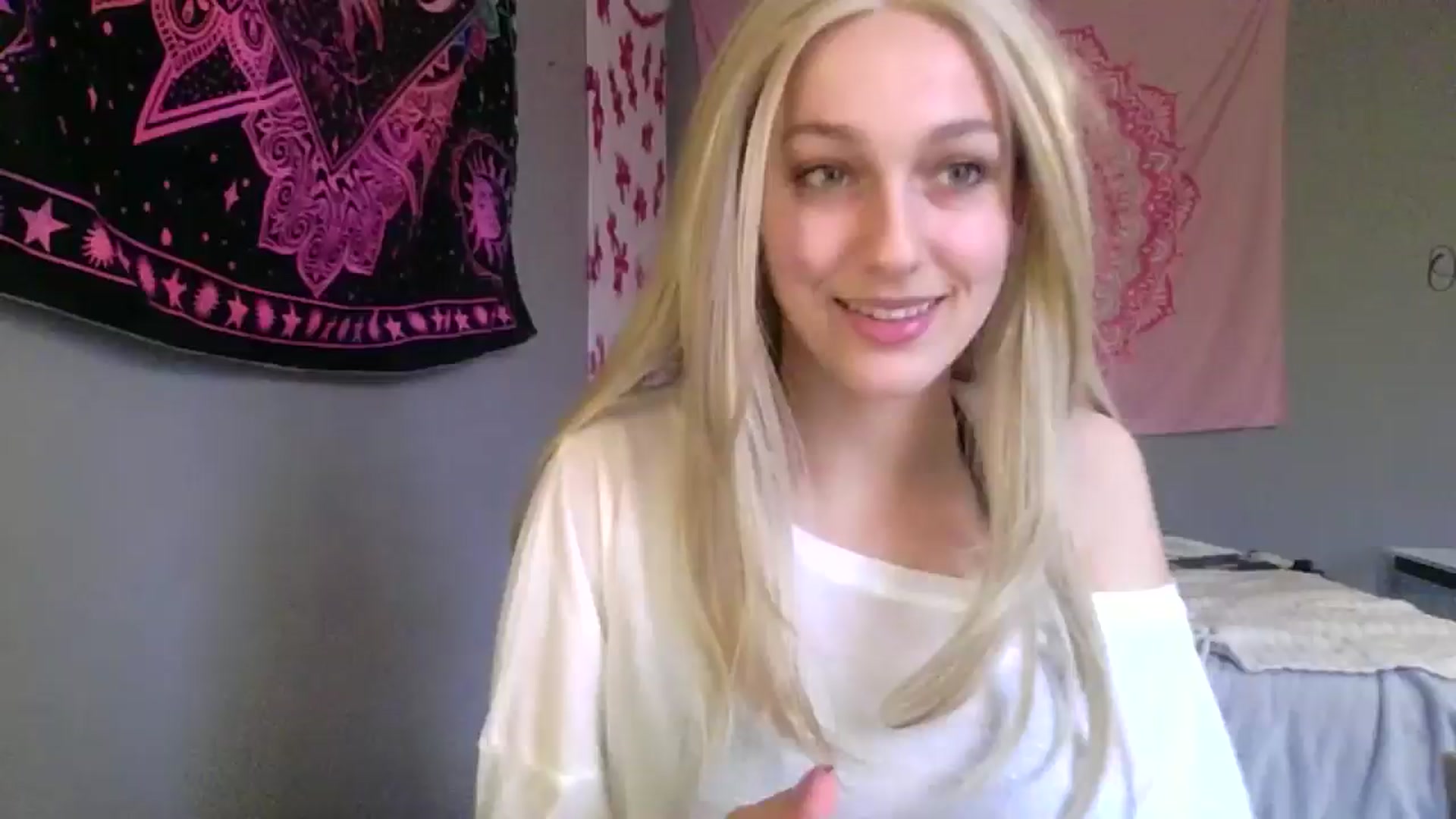 Gallery image thumbnail from Elliesdream's myfreecams stream on, 03/05/2026, 21:28 image 1 of 20