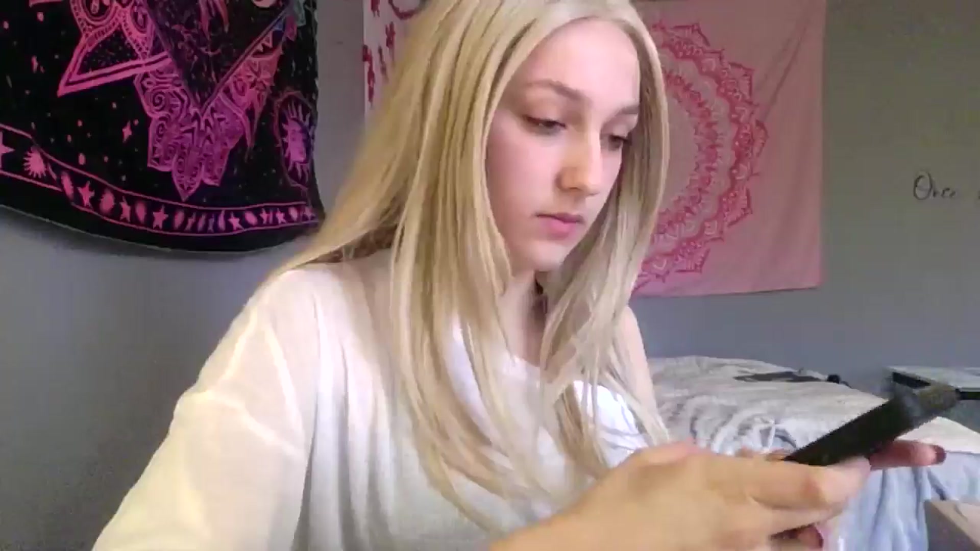 Gallery image thumbnail from Elliesdream's myfreecams stream on, 03/05/2026, 21:28 image 13 of 20