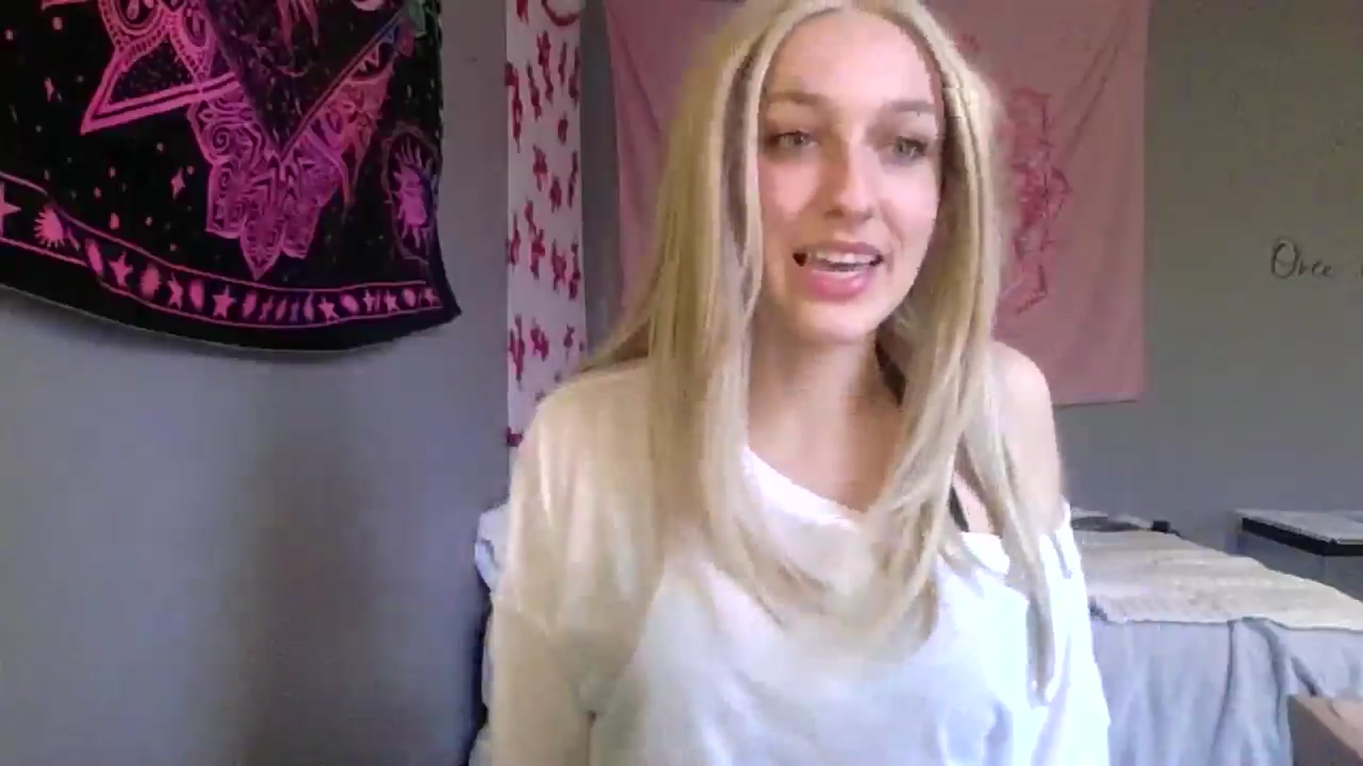 Gallery image thumbnail from Elliesdream's myfreecams stream on, 03/05/2026, 21:28 image 8 of 20