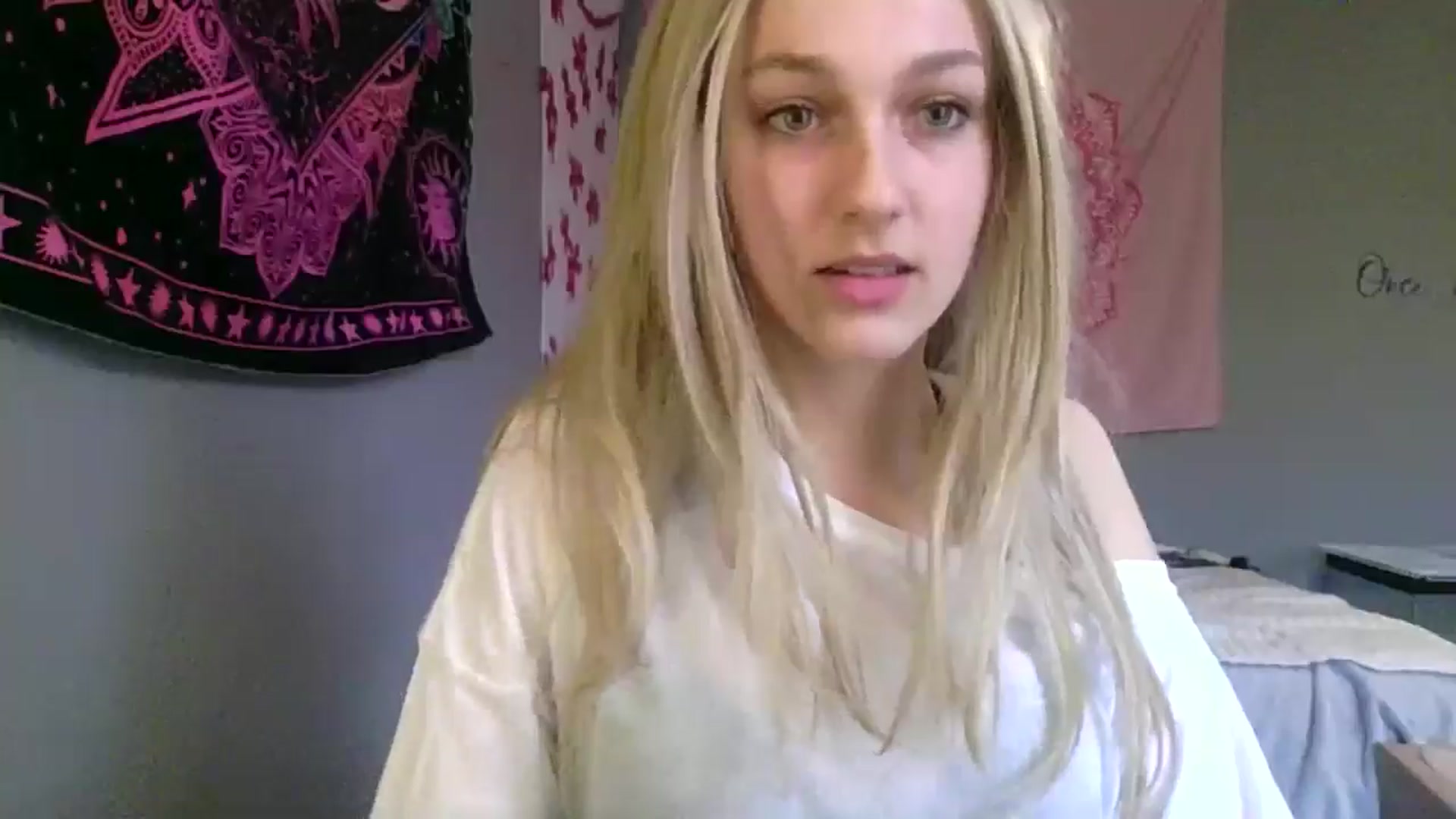 Gallery image thumbnail from Elliesdream's myfreecams stream on, 03/05/2026, 21:28 image 16 of 20