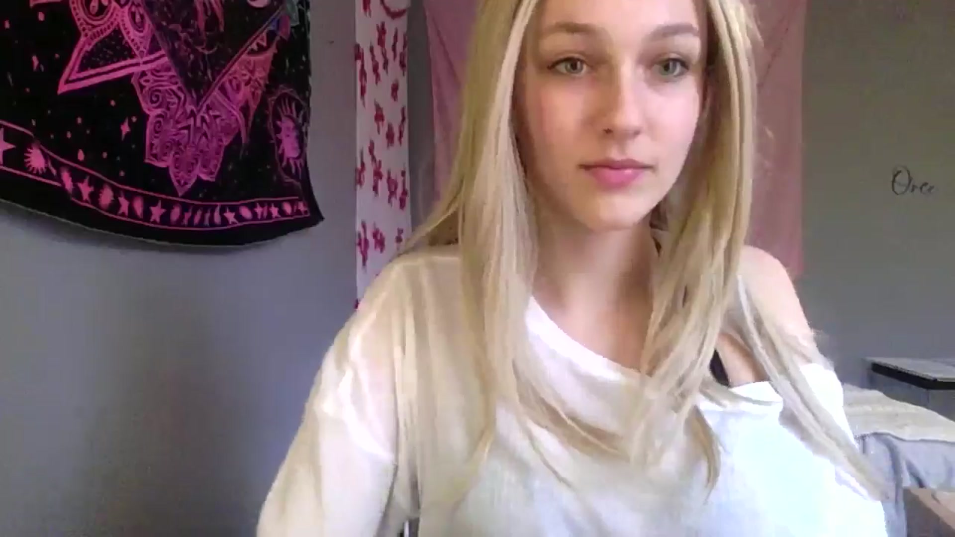 Gallery image thumbnail from Elliesdream's myfreecams stream on, 03/05/2026, 21:28 image 7 of 20