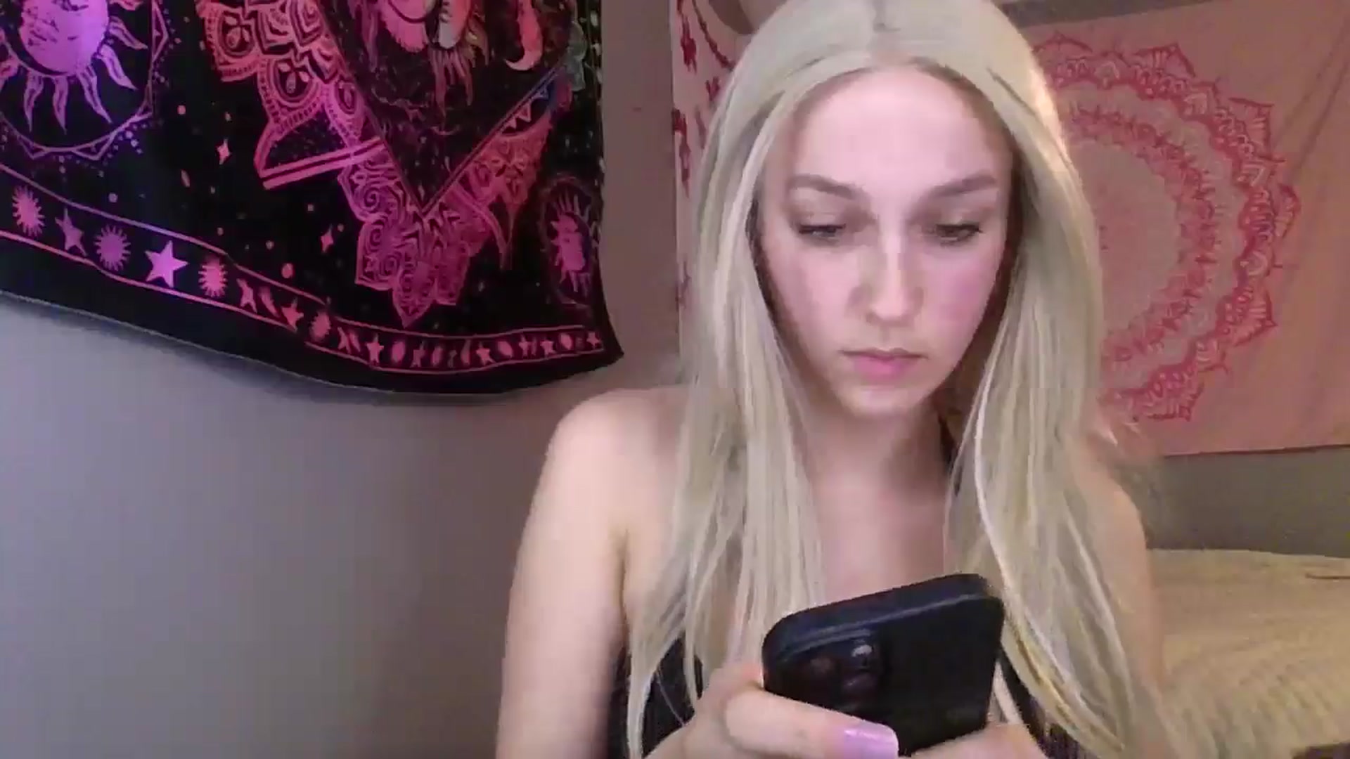 Gallery image thumbnail from Elliesdream's myfreecams stream on, 03/06/2026, 02:36 image 18 of 20
