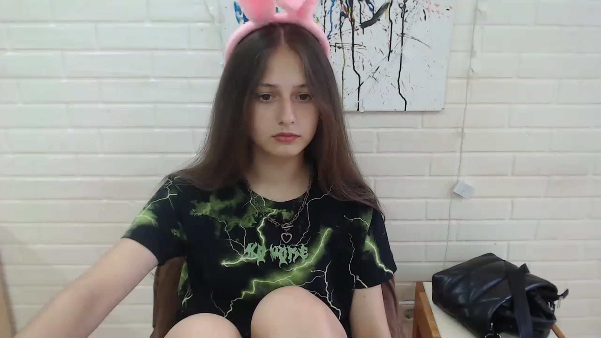 Gallery image thumbnail from Ellison_li's myfreecams stream on, 07/26/2023, 15:20 image 17 of 20