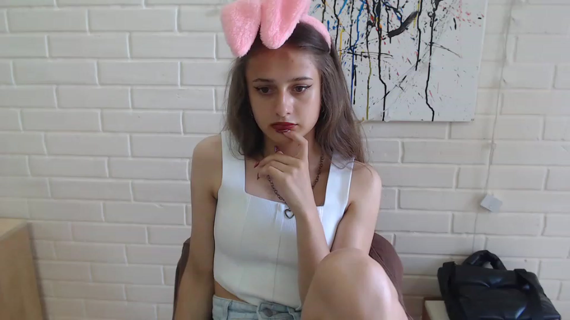 Gallery image thumbnail from Ellison_li's myfreecams stream on, 07/31/2023, 14:12 image 6 of 20