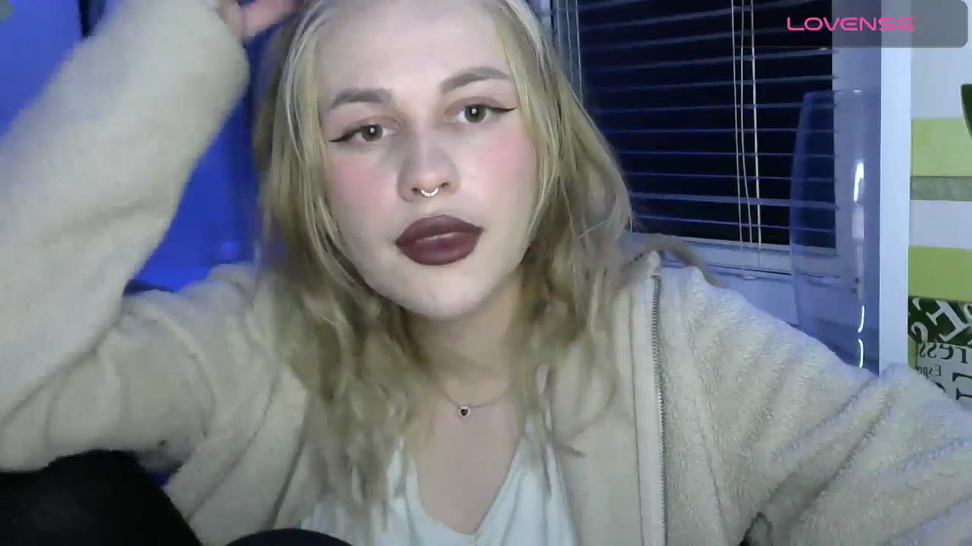 Gallery image thumbnail from Ellixr's myfreecams stream on, 11/21/2023, 20:54 image 4 of 20