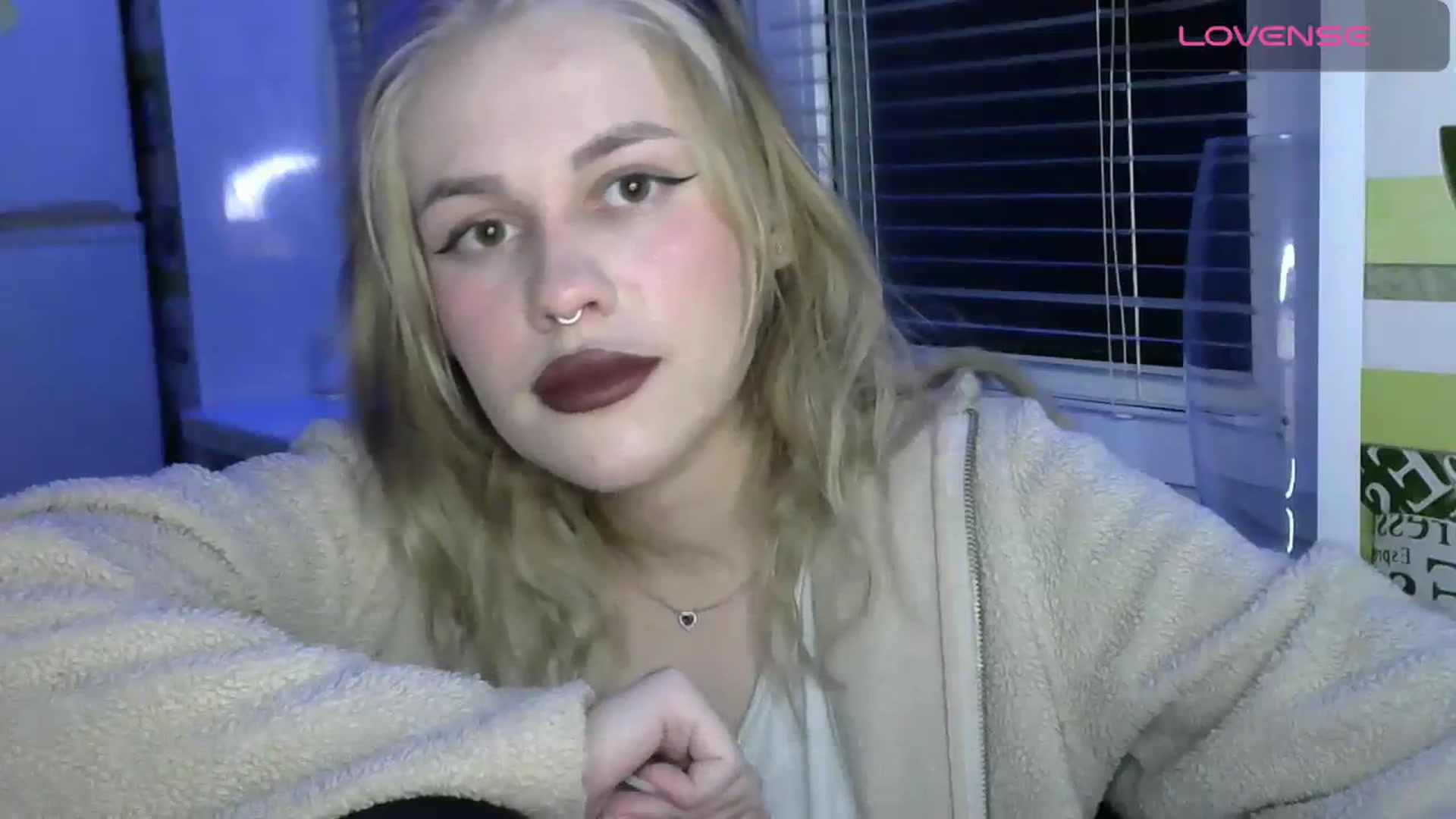 Gallery image thumbnail from Ellixr's myfreecams stream on, 11/21/2023, 20:54 image 5 of 20
