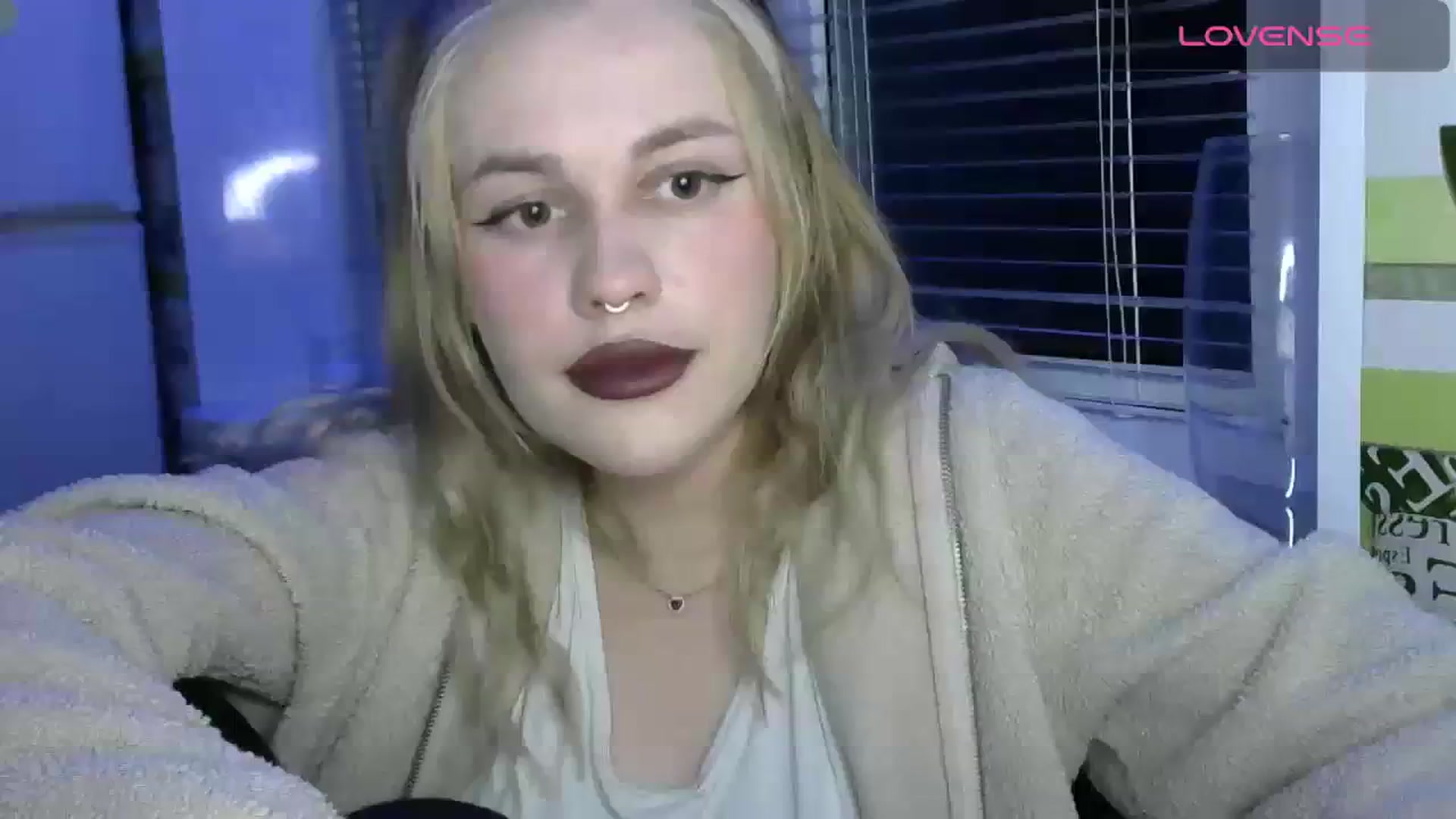 Gallery image thumbnail from Ellixr's myfreecams stream on, 11/21/2023, 20:54 image 7 of 20