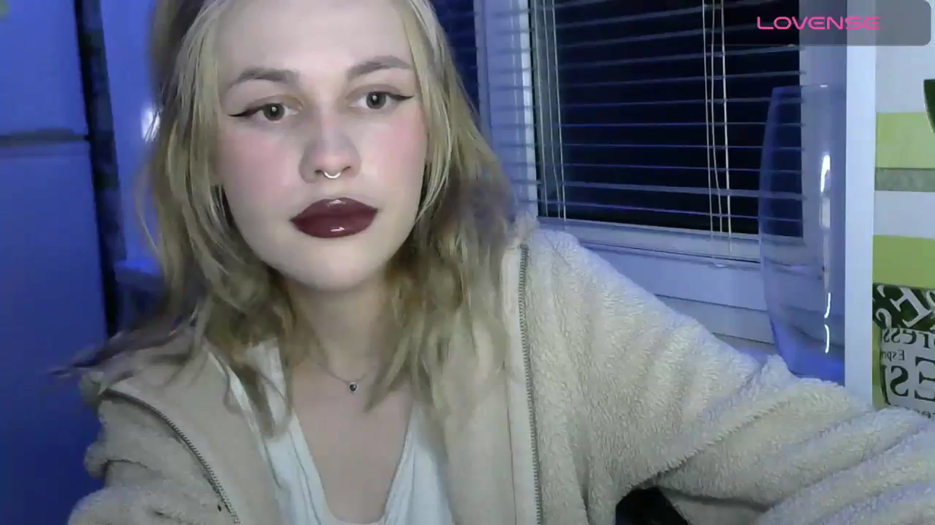 Gallery image thumbnail from Ellixr's myfreecams stream on, 11/21/2023, 20:54 image 17 of 20