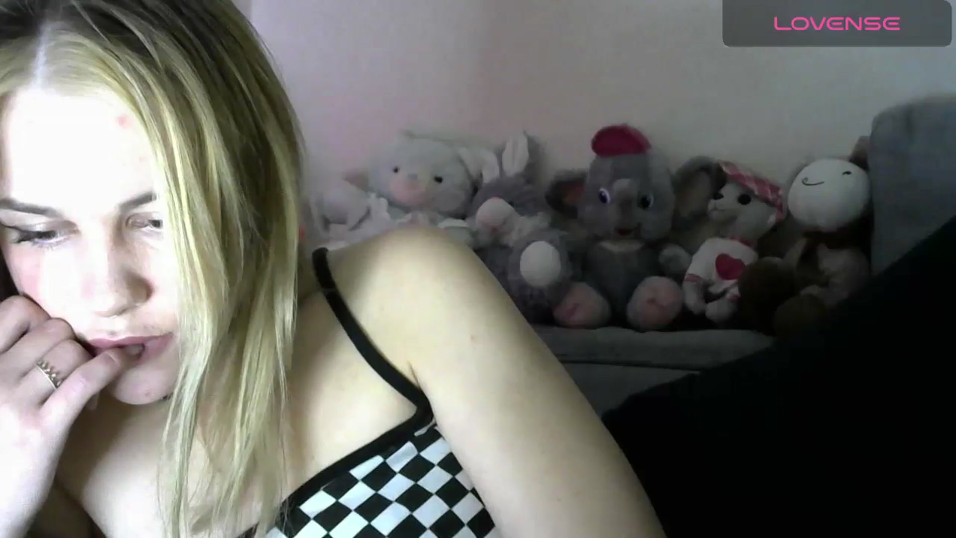 Gallery image thumbnail from Ellixr's myfreecams stream on, 11/23/2023, 14:45 image 16 of 20