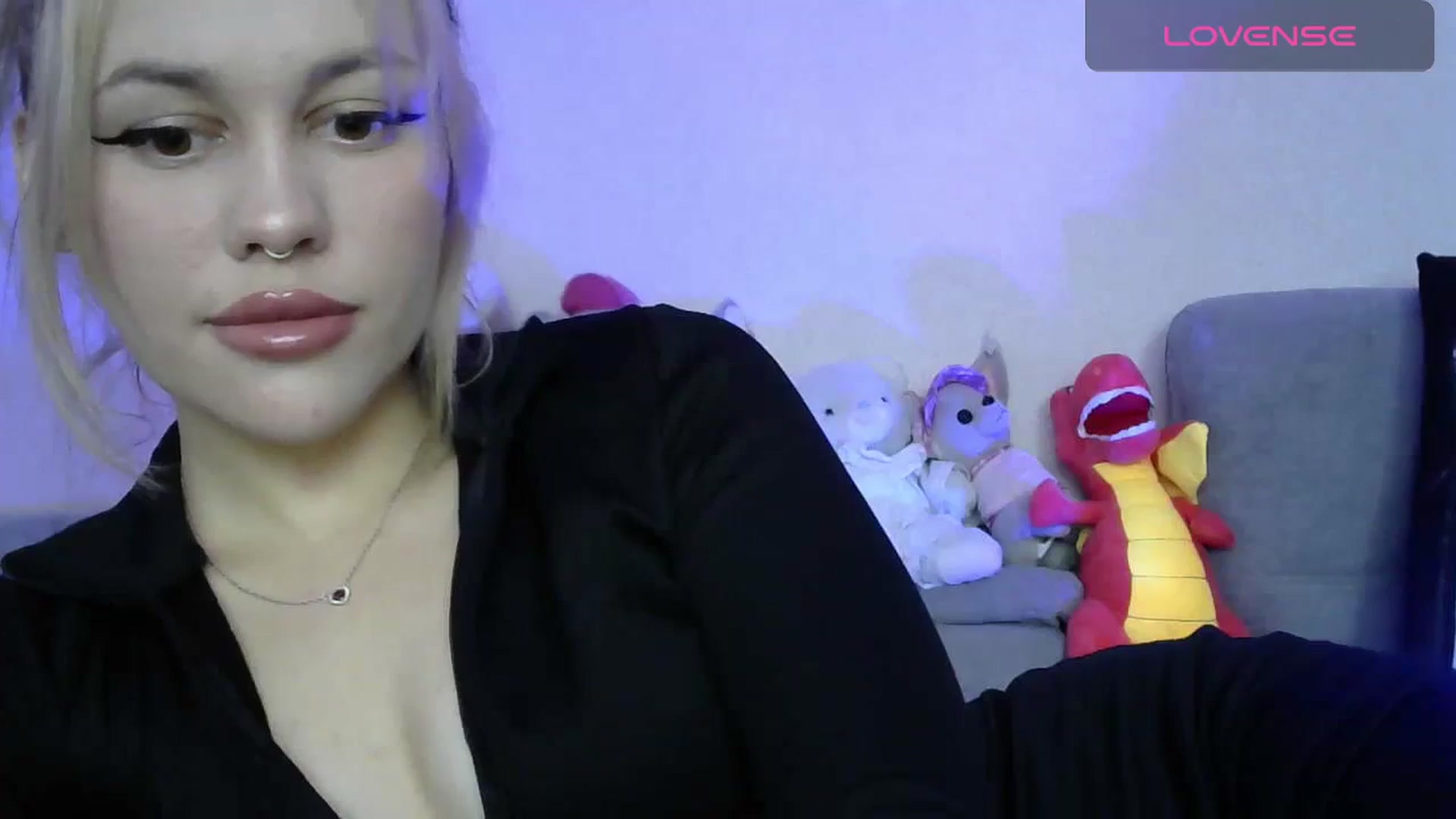 Gallery image thumbnail from Ellixr's myfreecams stream on, 11/25/2023, 11:46 image 13 of 20