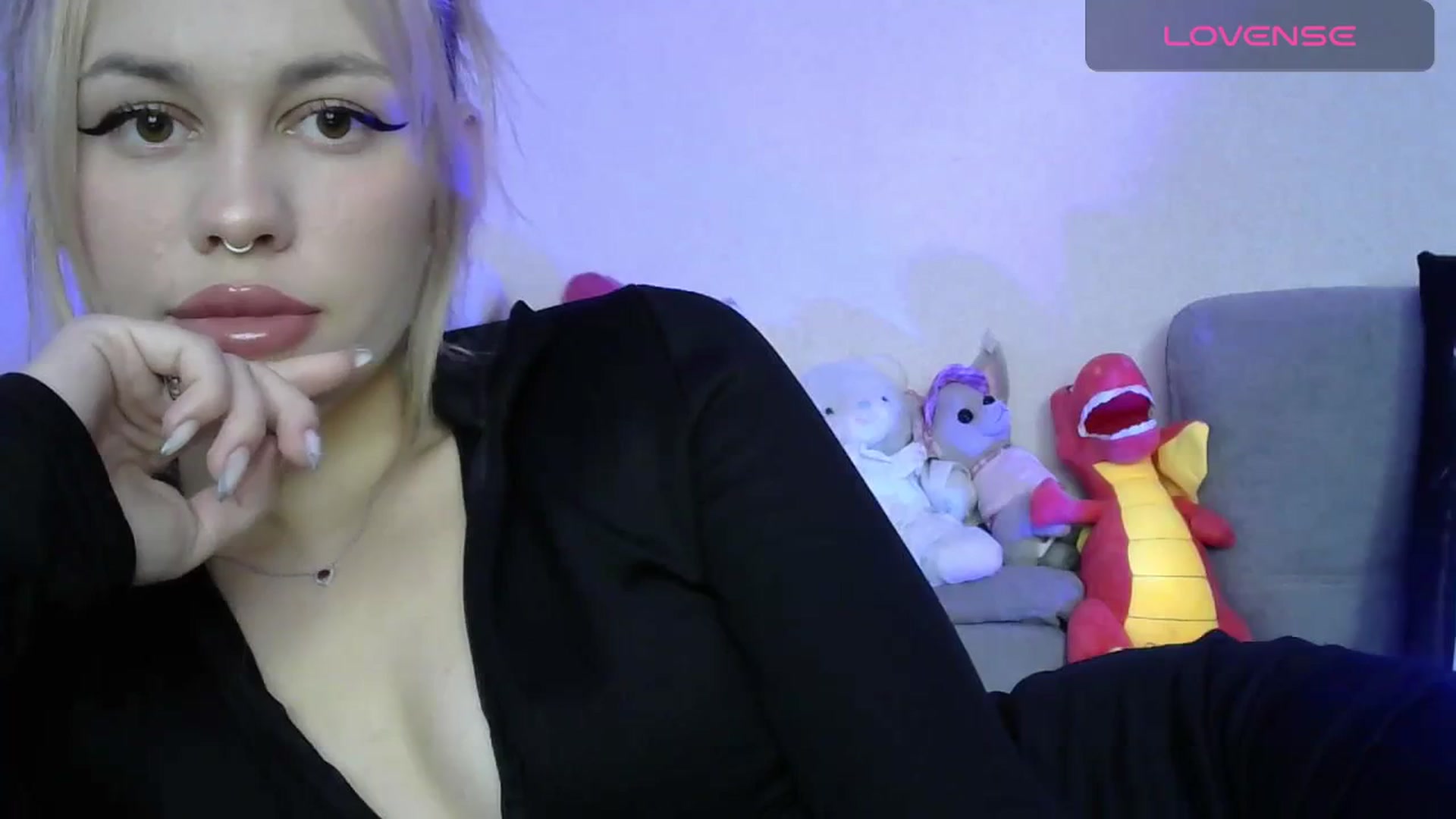 Gallery image thumbnail from Ellixr's myfreecams stream on, 11/25/2023, 11:46 image 16 of 20