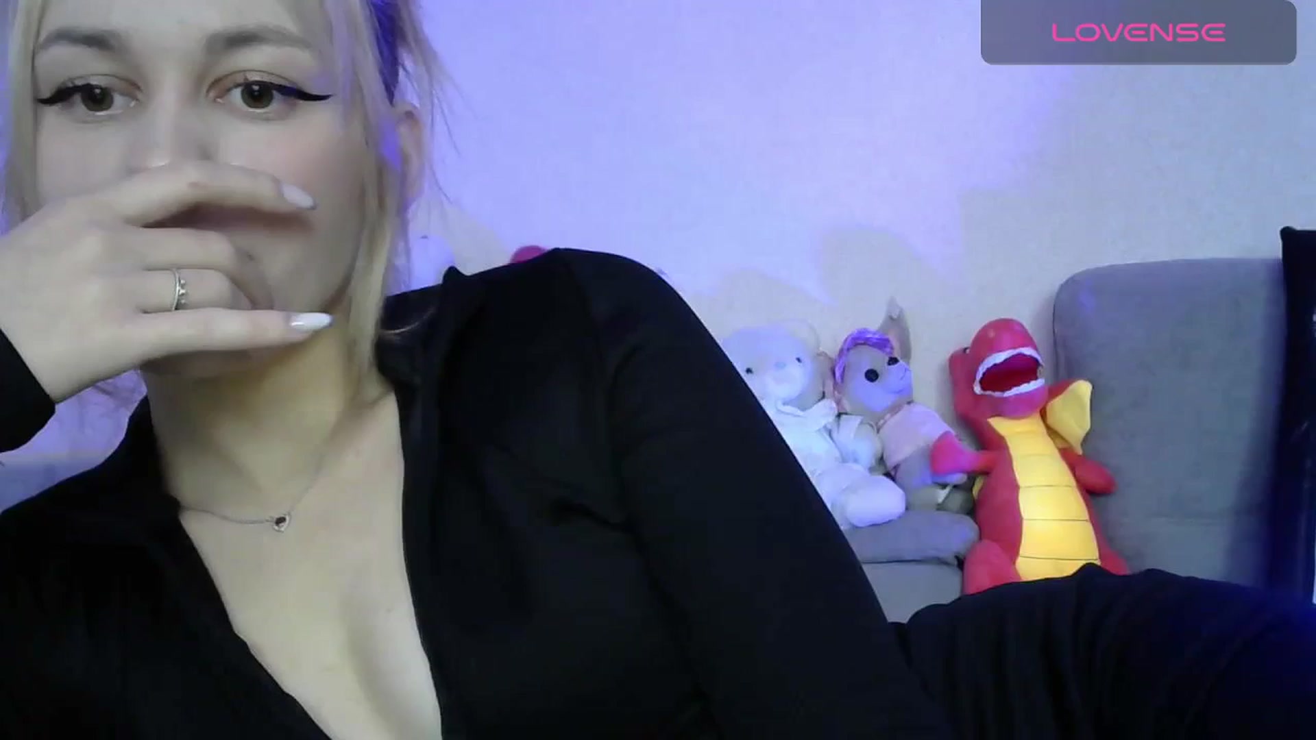 Gallery image thumbnail from Ellixr's myfreecams stream on, 11/25/2023, 11:46 image 18 of 20