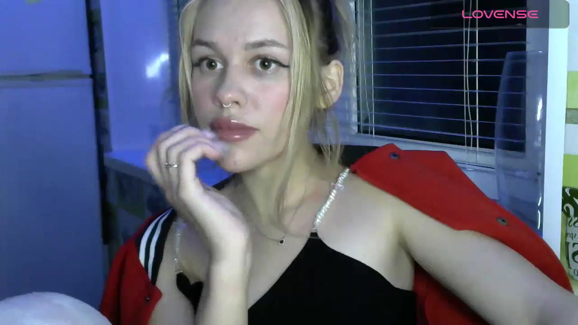 Gallery image thumbnail from Ellixr's myfreecams stream on, 11/25/2023, 20:42 image 17 of 20