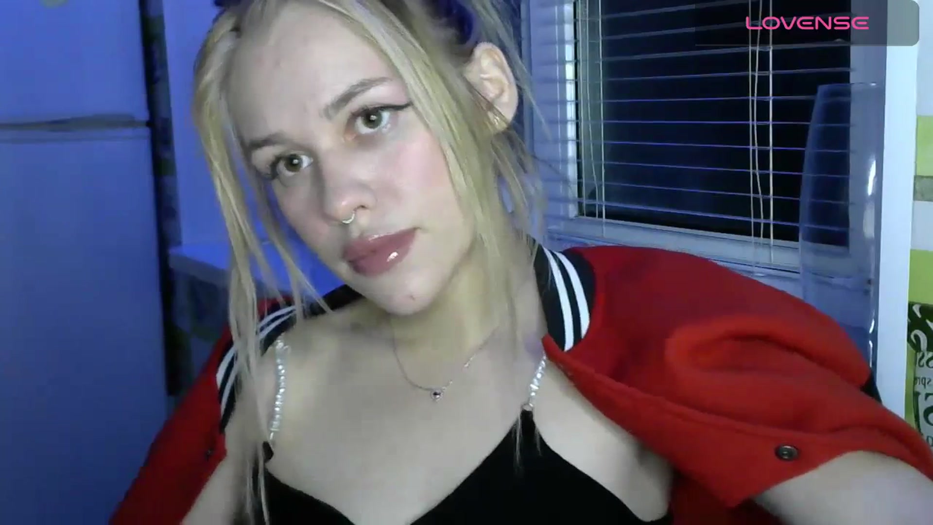 Gallery image thumbnail from Ellixr's myfreecams stream on, 11/25/2023, 20:42 image 6 of 20