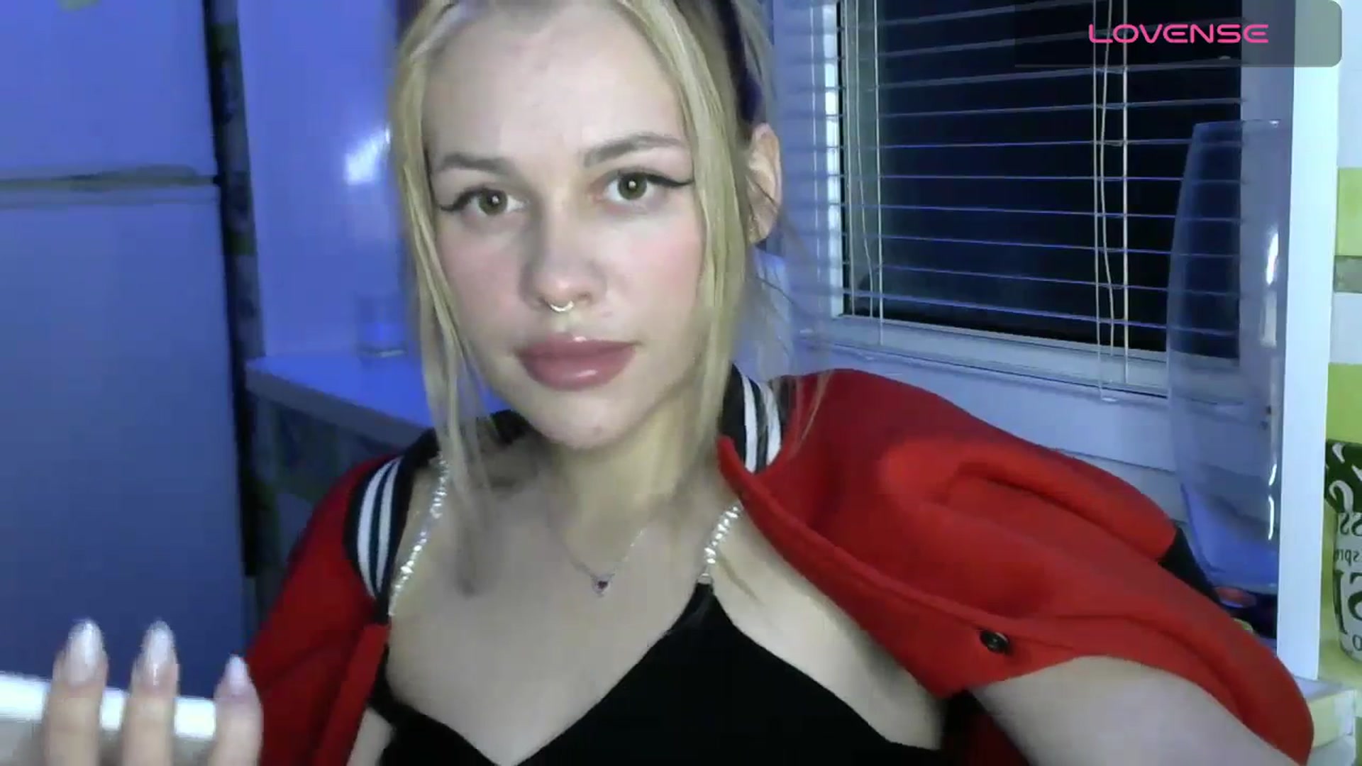 Gallery image thumbnail from Ellixr's myfreecams stream on, 11/25/2023, 20:42 image 10 of 20
