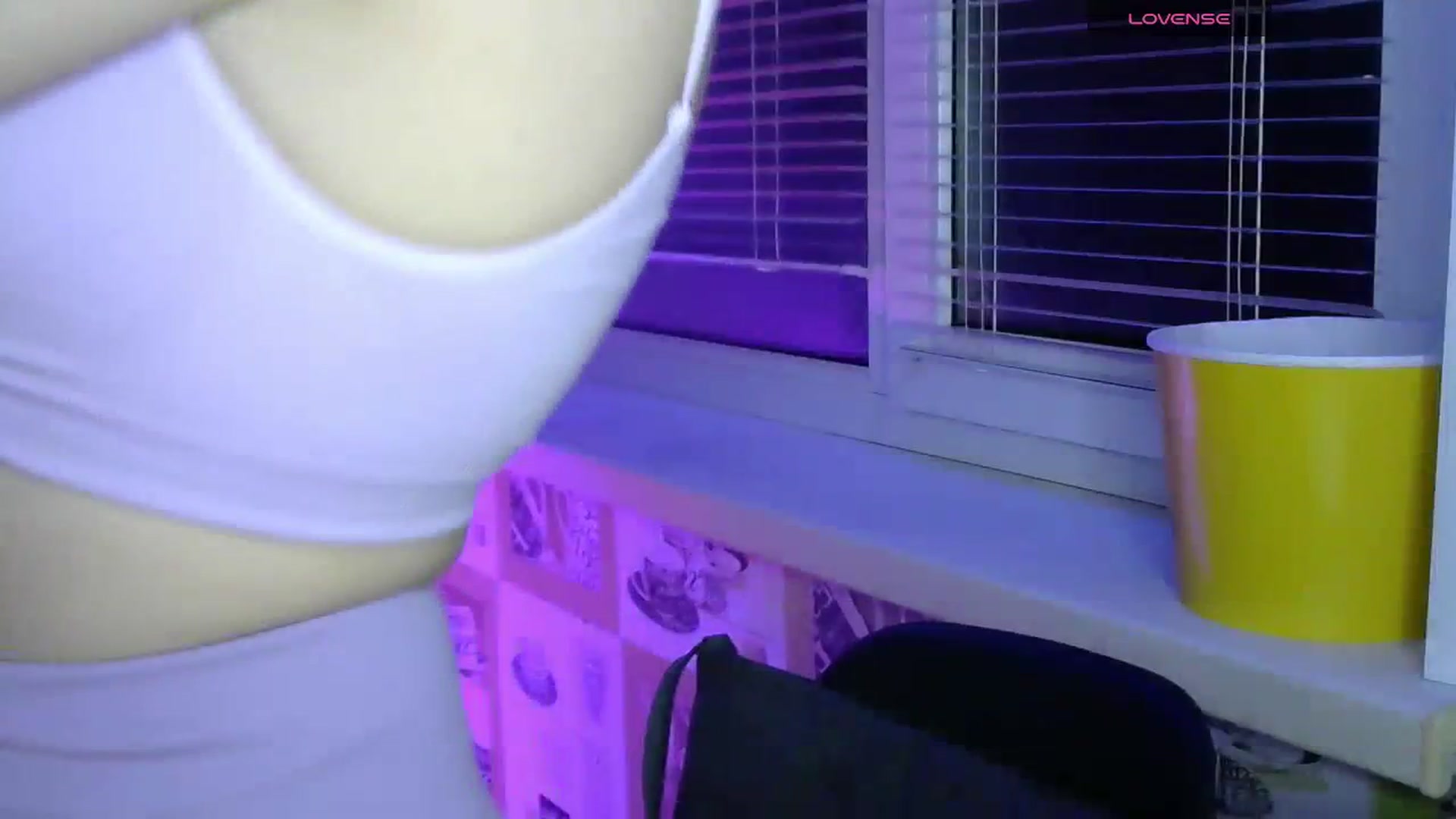 Gallery image thumbnail from Ellixr's myfreecams stream on, 11/29/2023, 20:05 image 15 of 20