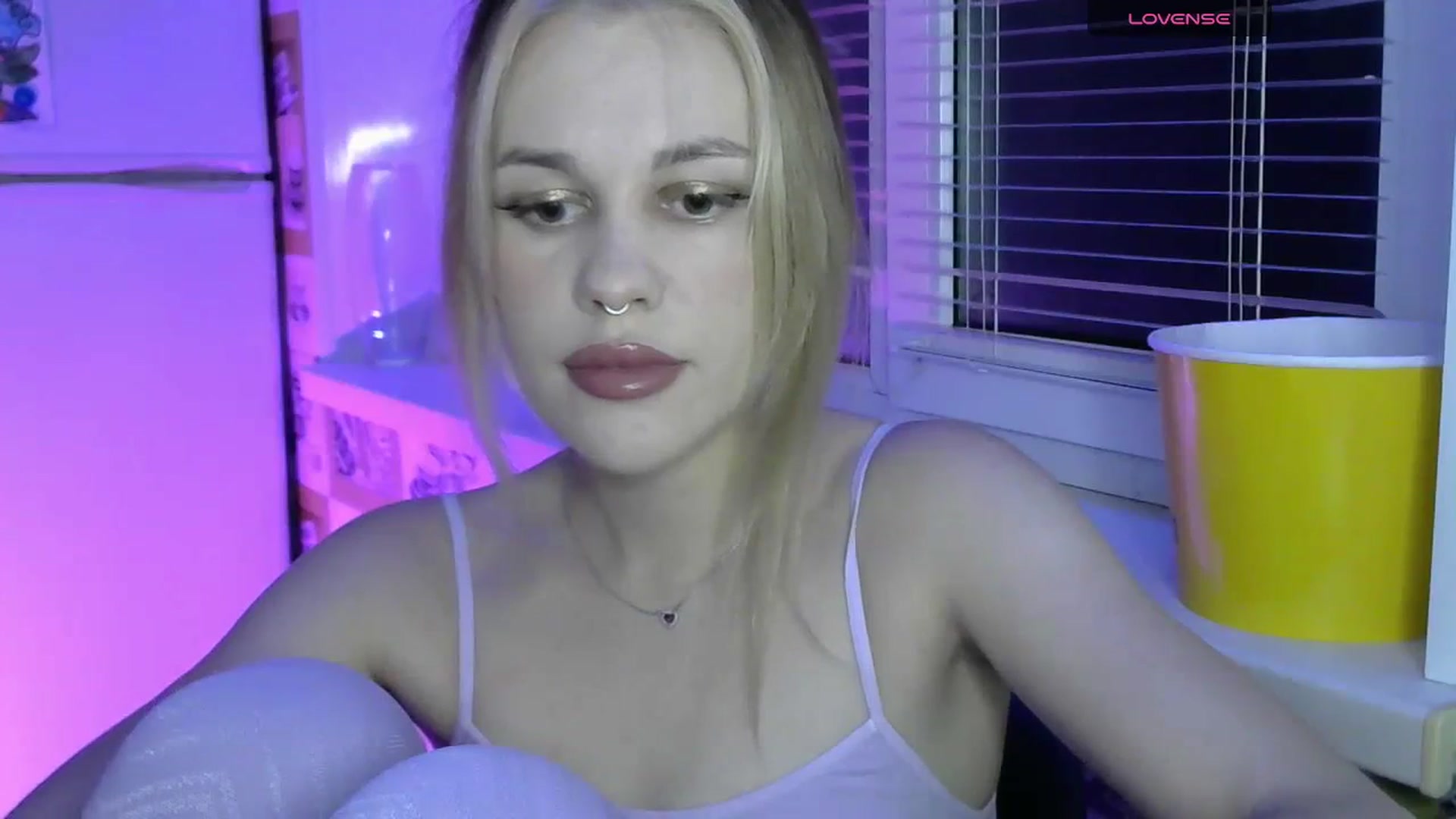 Gallery image thumbnail from Ellixr's myfreecams stream on, 11/29/2023, 20:05 image 6 of 20