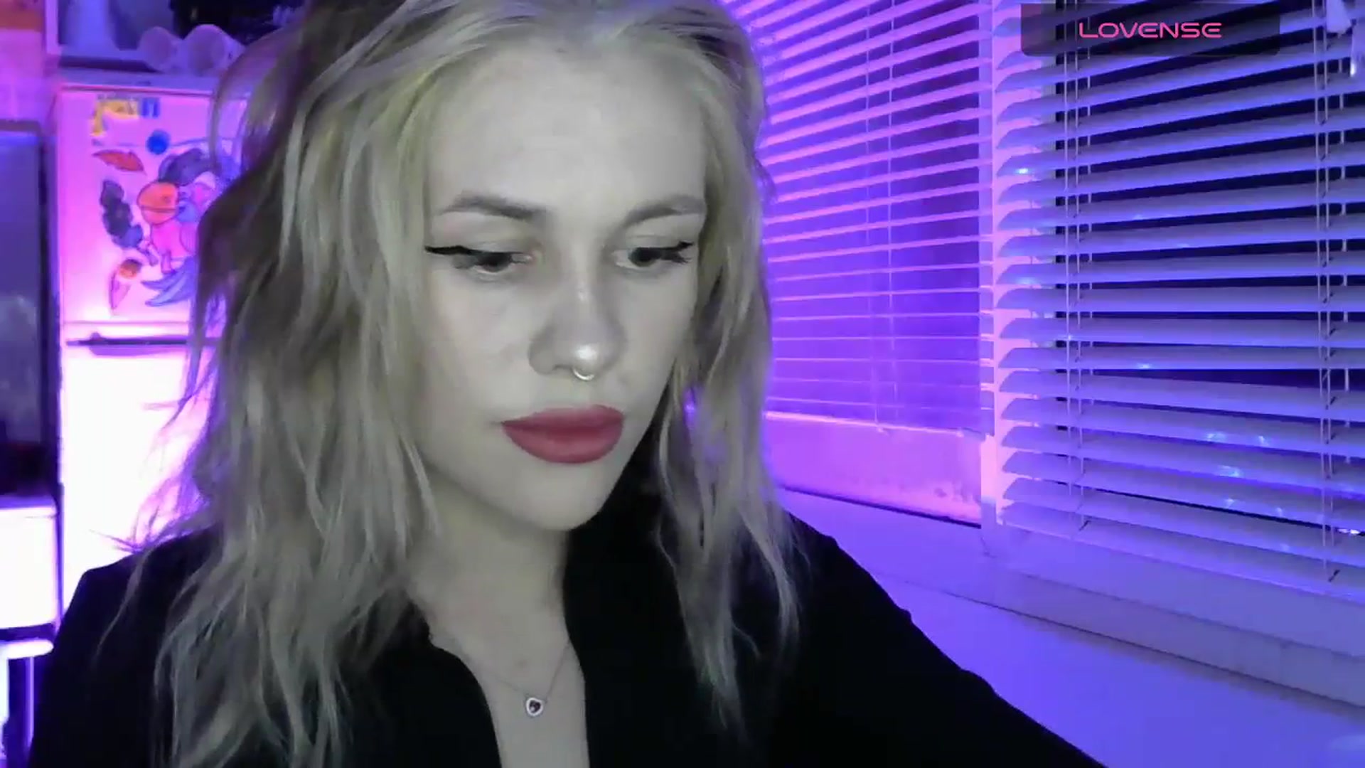Gallery image thumbnail from Ellixr's myfreecams stream on, 12/01/2023, 20:13 image 9 of 20