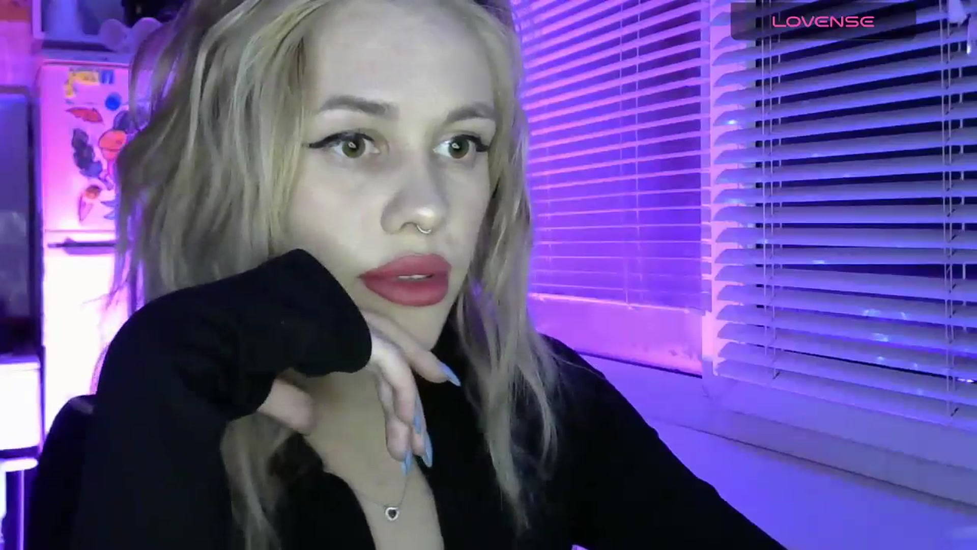 Gallery image thumbnail from Ellixr's myfreecams stream on, 12/01/2023, 20:13 image 11 of 20