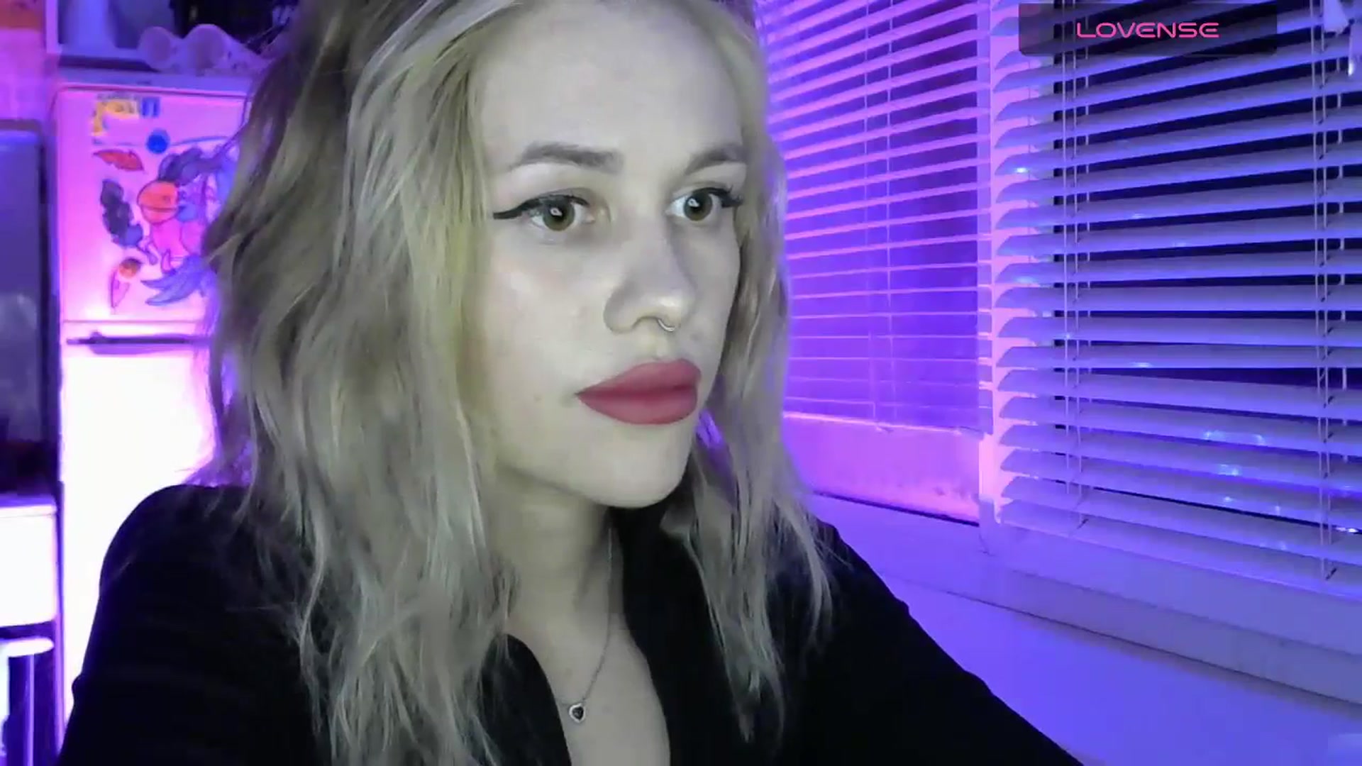 Gallery image thumbnail from Ellixr's myfreecams stream on, 12/01/2023, 20:13 image 18 of 20