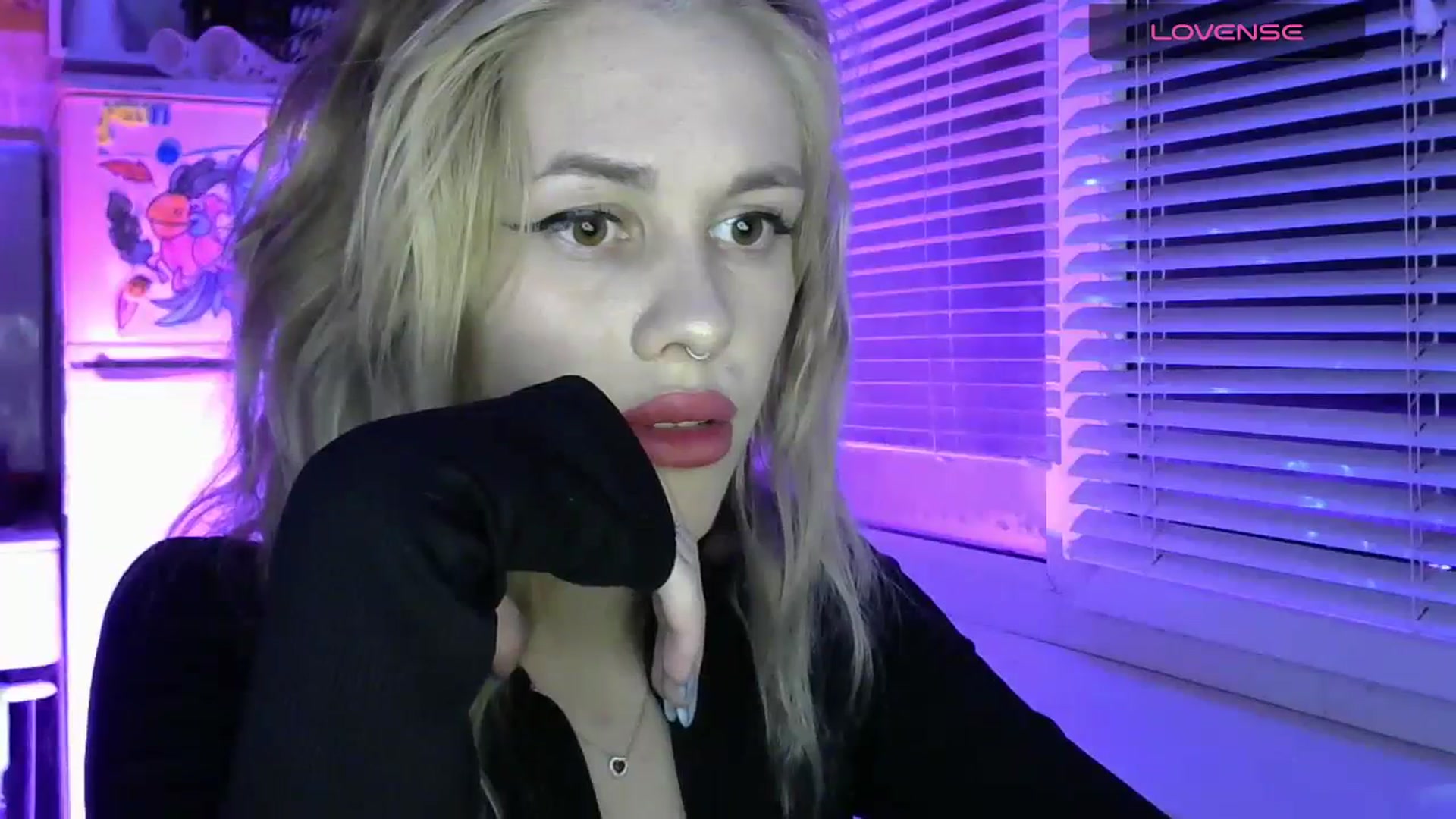 Gallery image thumbnail from Ellixr's myfreecams stream on, 12/01/2023, 20:13 image 17 of 20