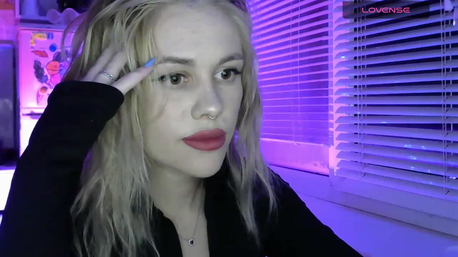 Gallery image thumbnail from Ellixr's myfreecams stream on, 12/01/2023, 20:13 image 4 of 20