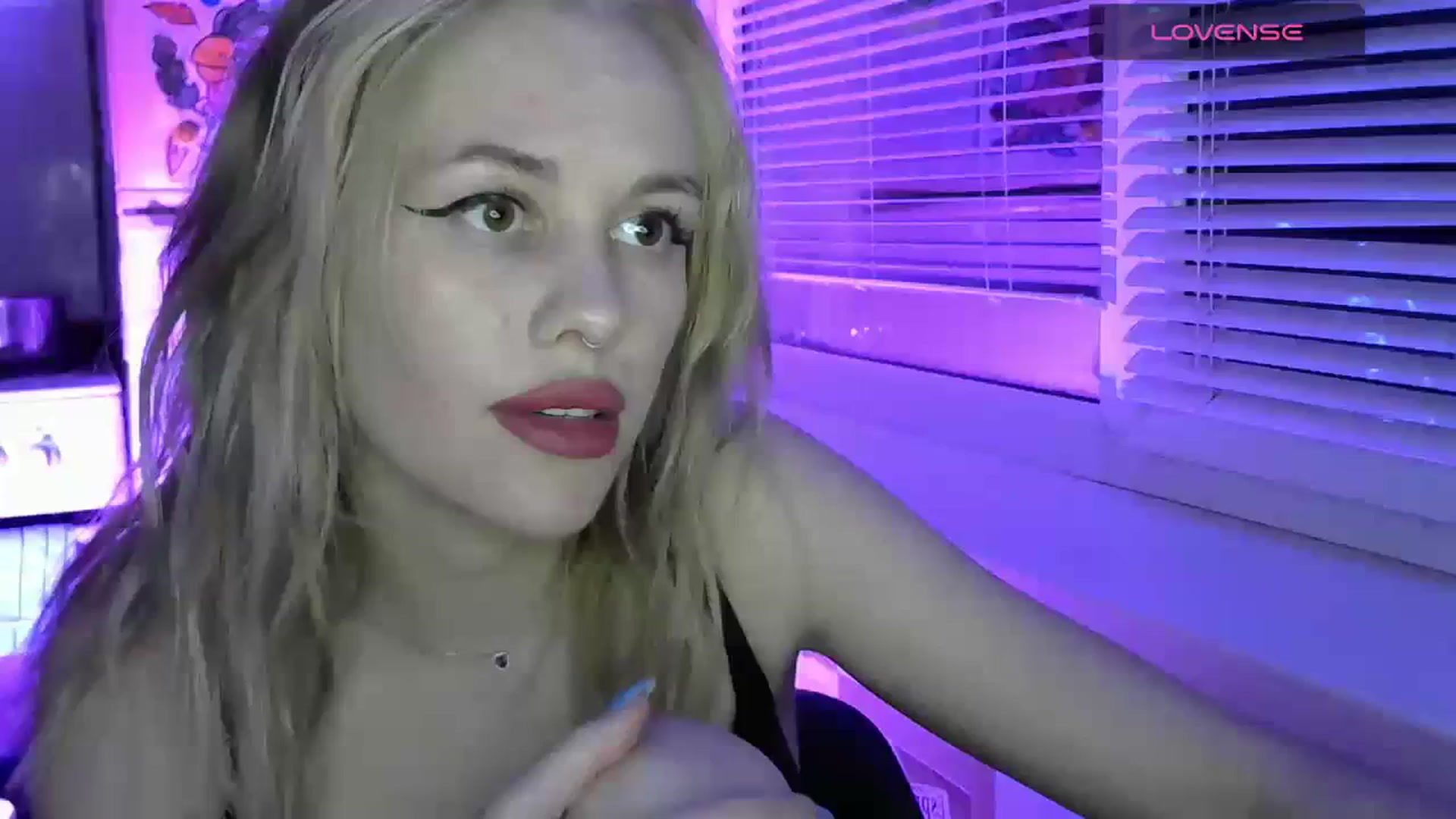 Gallery image thumbnail from Ellixr's myfreecams stream on, 12/01/2023, 22:09 image 11 of 20