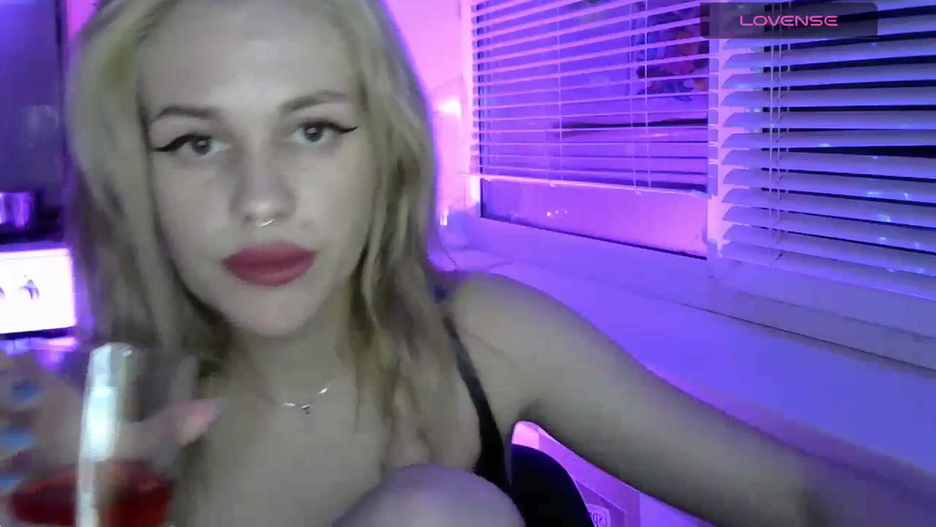 Gallery image thumbnail from Ellixr's myfreecams stream on, 12/01/2023, 22:09 image 4 of 20