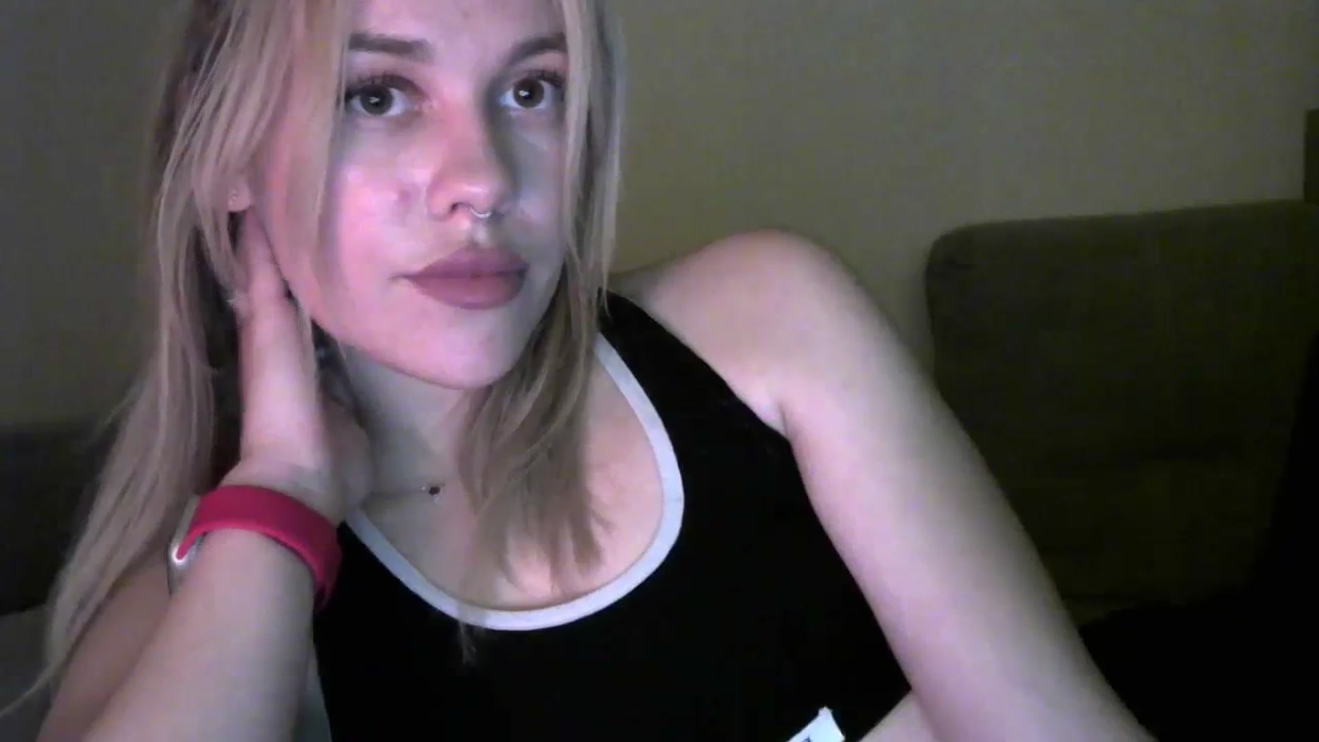 Gallery image thumbnail from Ellixr's myfreecams stream on, 12/05/2023, 14:25 image 16 of 20