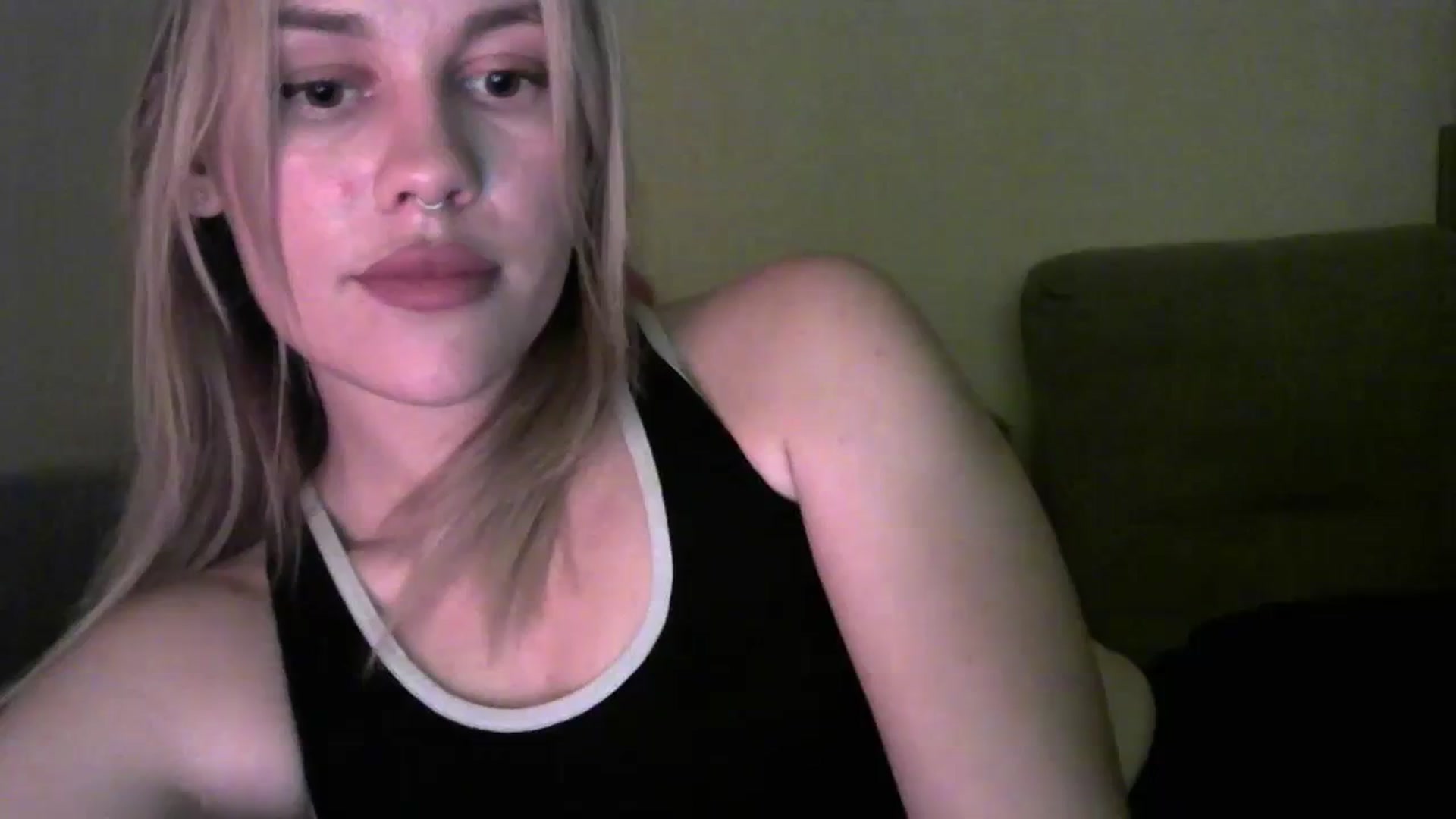 Gallery image thumbnail from Ellixr's myfreecams stream on, 12/05/2023, 14:25 image 11 of 20