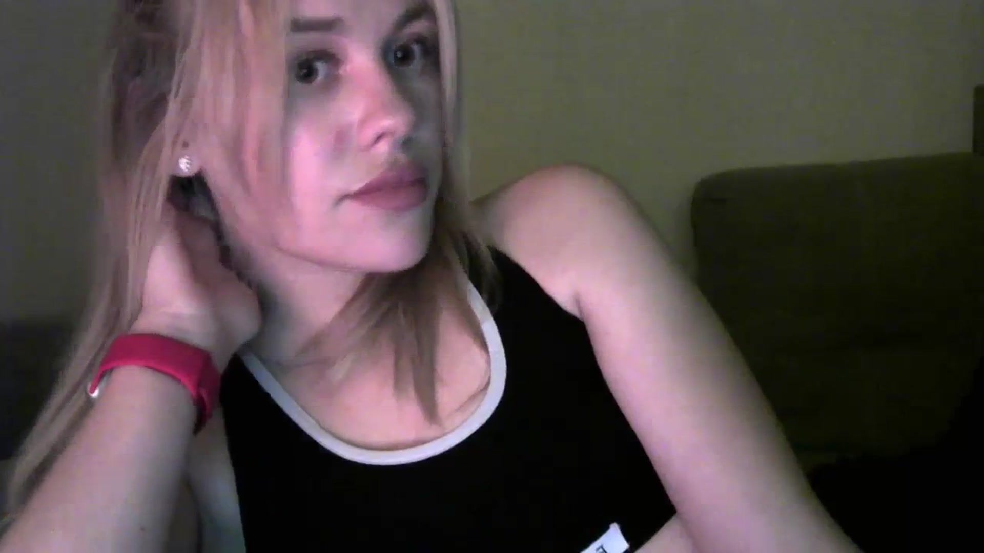 Gallery image thumbnail from Ellixr's myfreecams stream on, 12/05/2023, 14:25 image 14 of 20