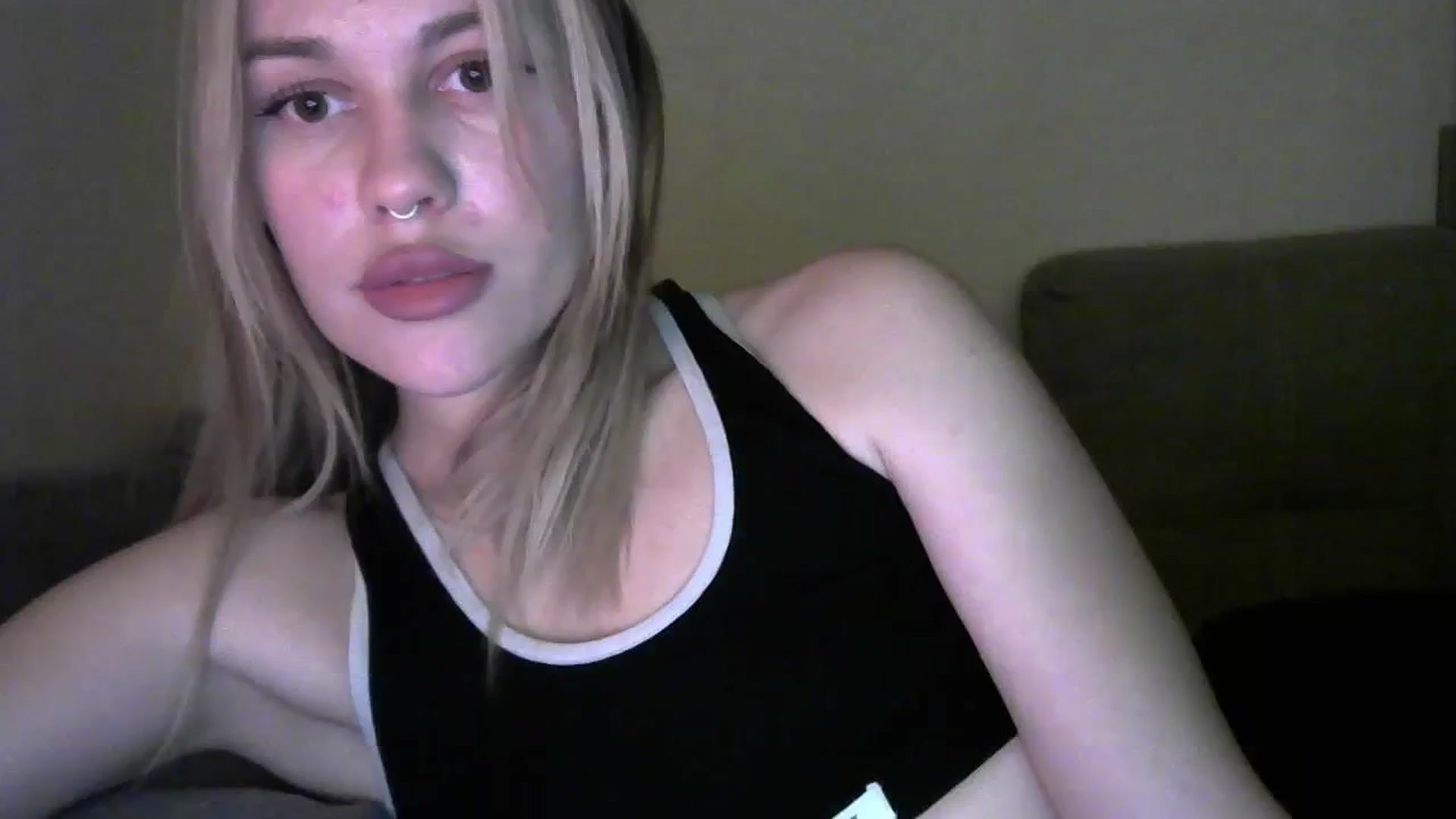 Gallery image thumbnail from Ellixr's myfreecams stream on, 12/05/2023, 14:25 image 1 of 20