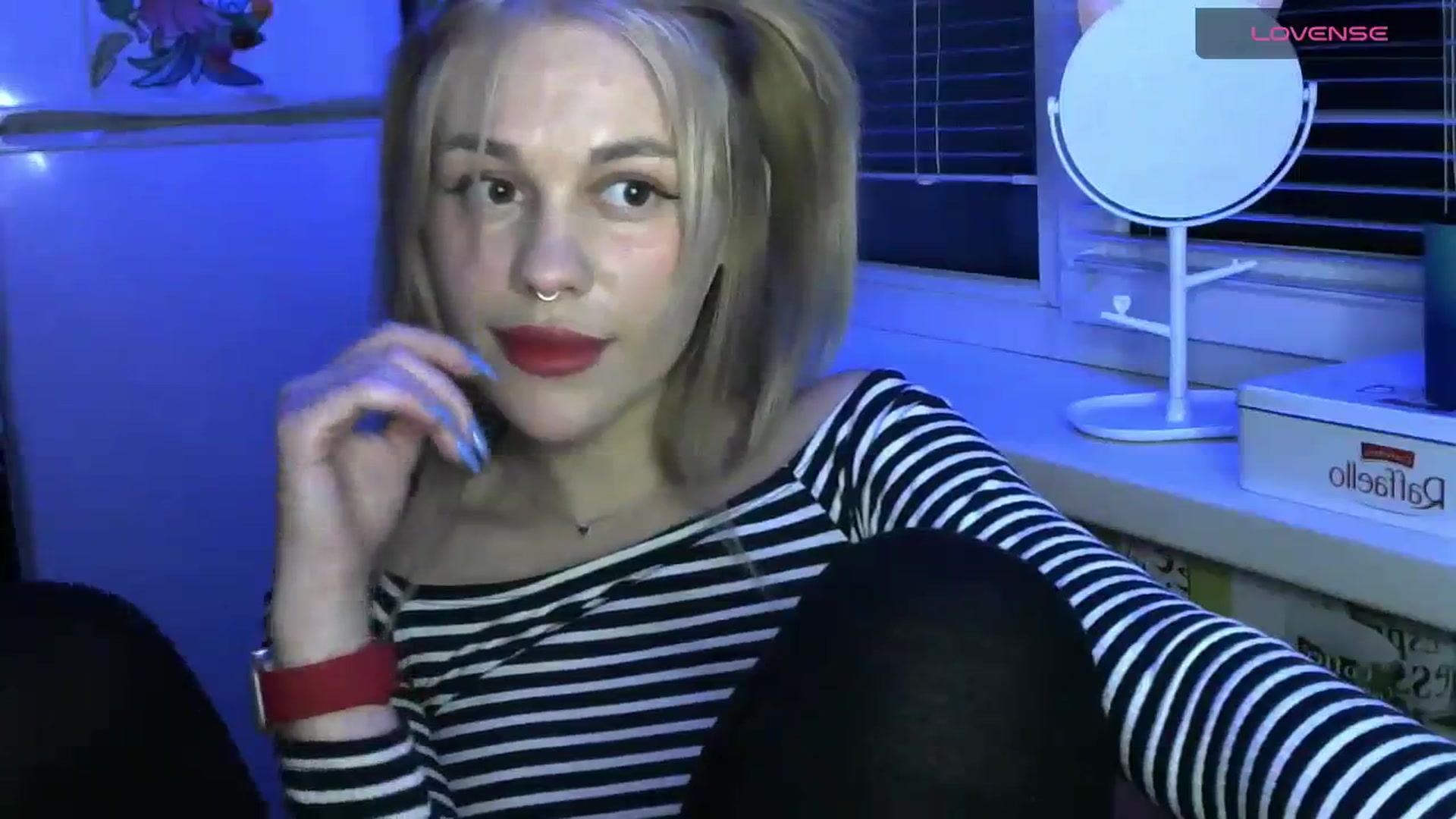 Gallery image thumbnail from Ellixr's myfreecams stream on, 12/05/2023, 21:01 image 15 of 20