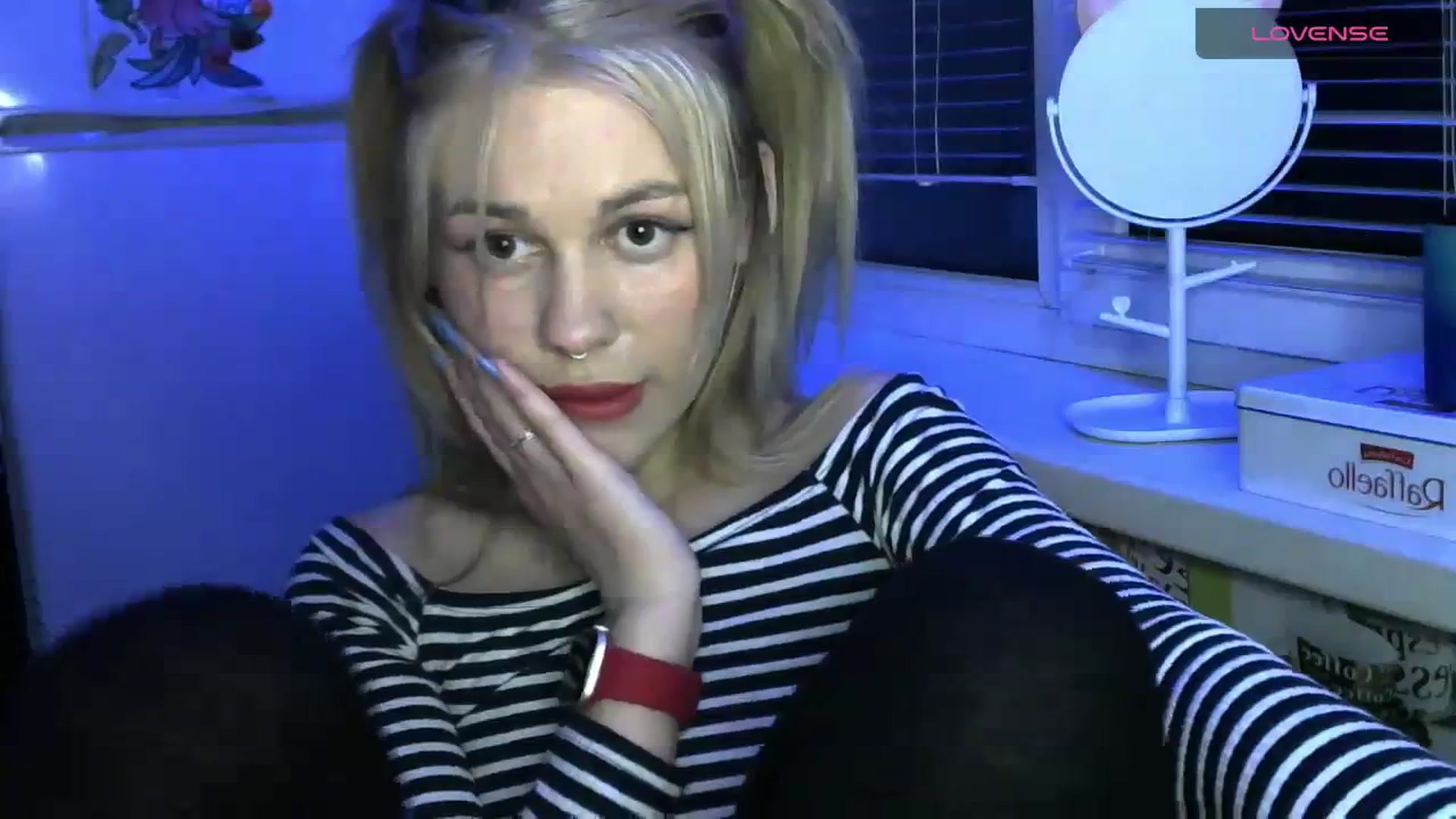 Gallery image thumbnail from Ellixr's myfreecams stream on, 12/05/2023, 21:01 image 9 of 20
