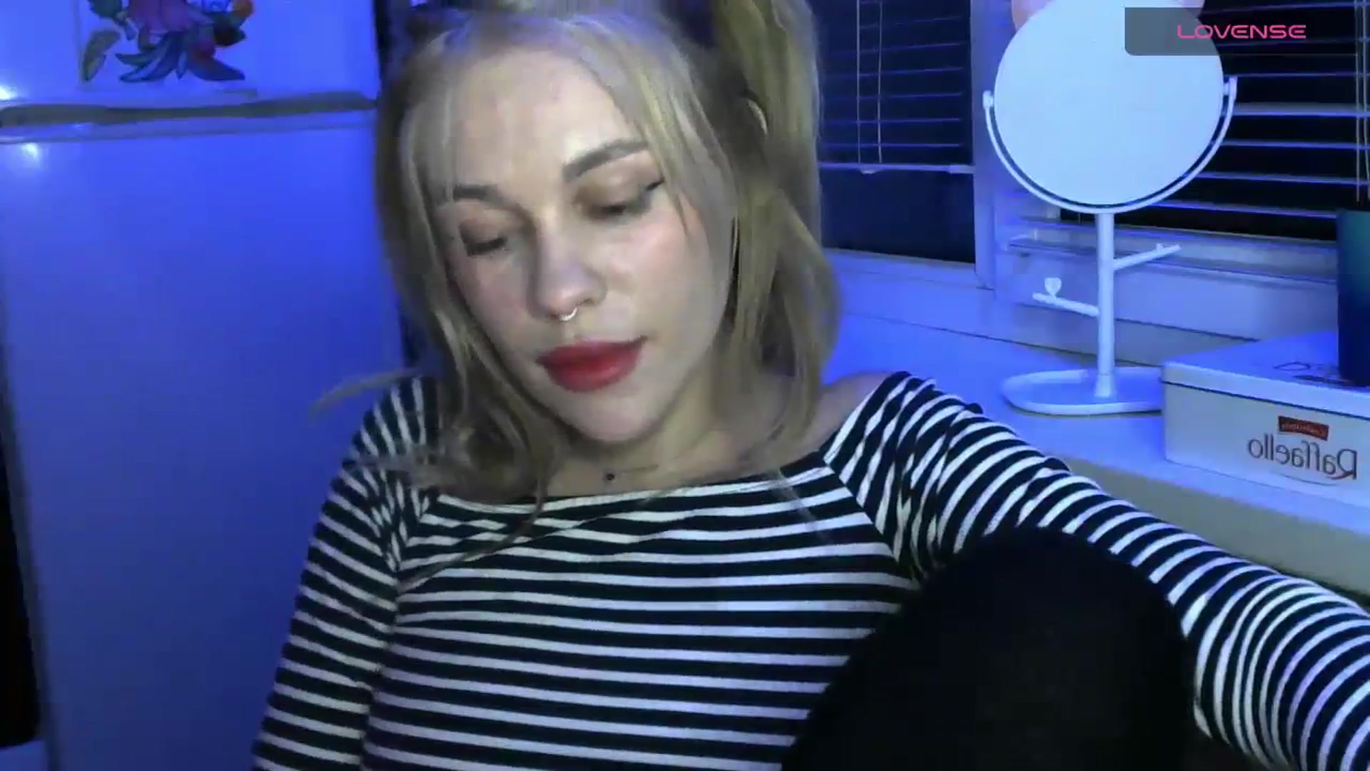 Gallery image thumbnail from Ellixr's myfreecams stream on, 12/05/2023, 21:01 image 18 of 20