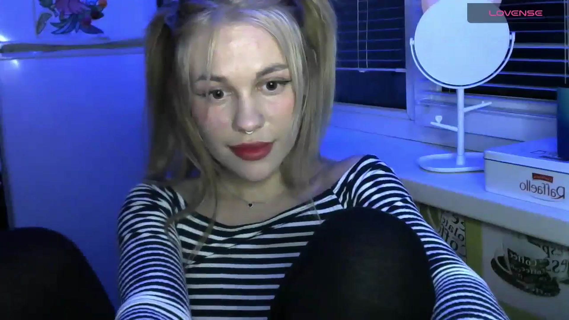 Gallery image thumbnail from Ellixr's myfreecams stream on, 12/05/2023, 21:01 image 13 of 20