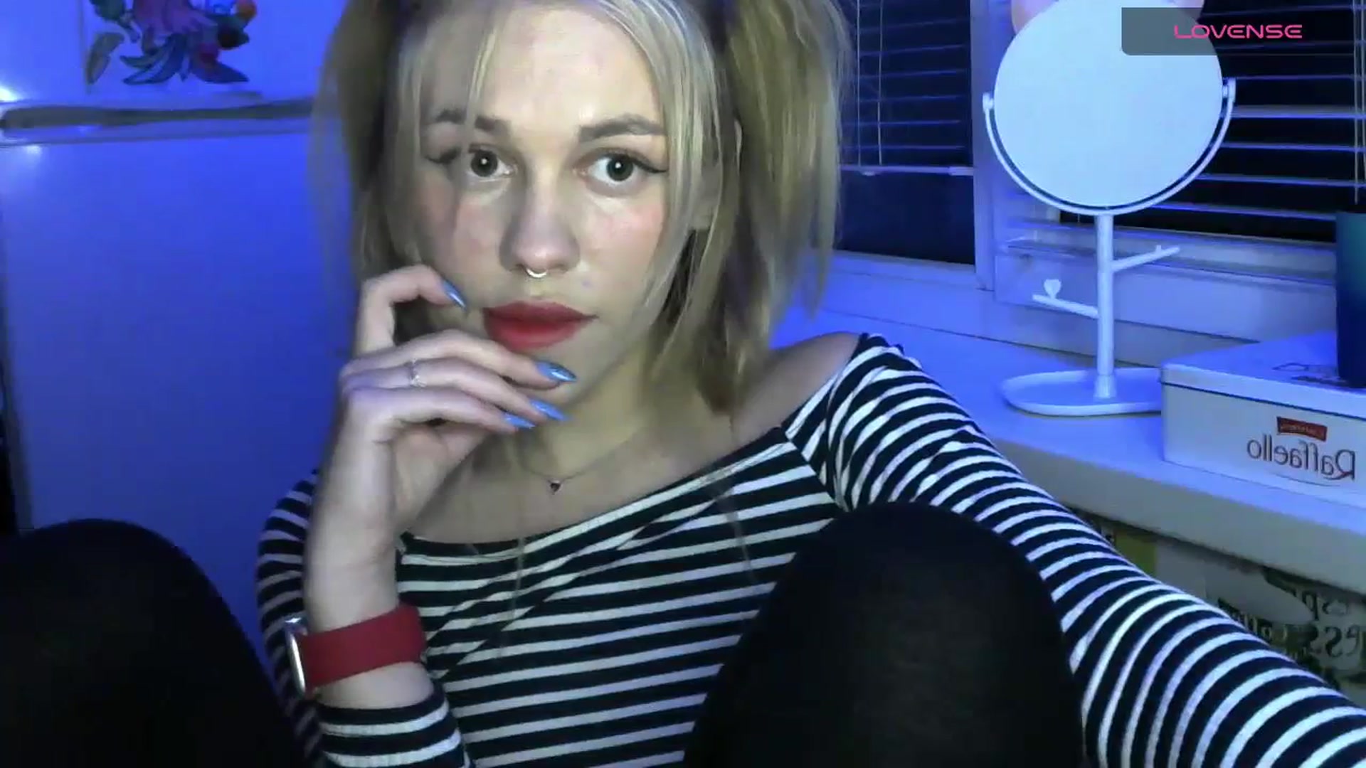 Gallery image thumbnail from Ellixr's myfreecams stream on, 12/05/2023, 21:01 image 2 of 20
