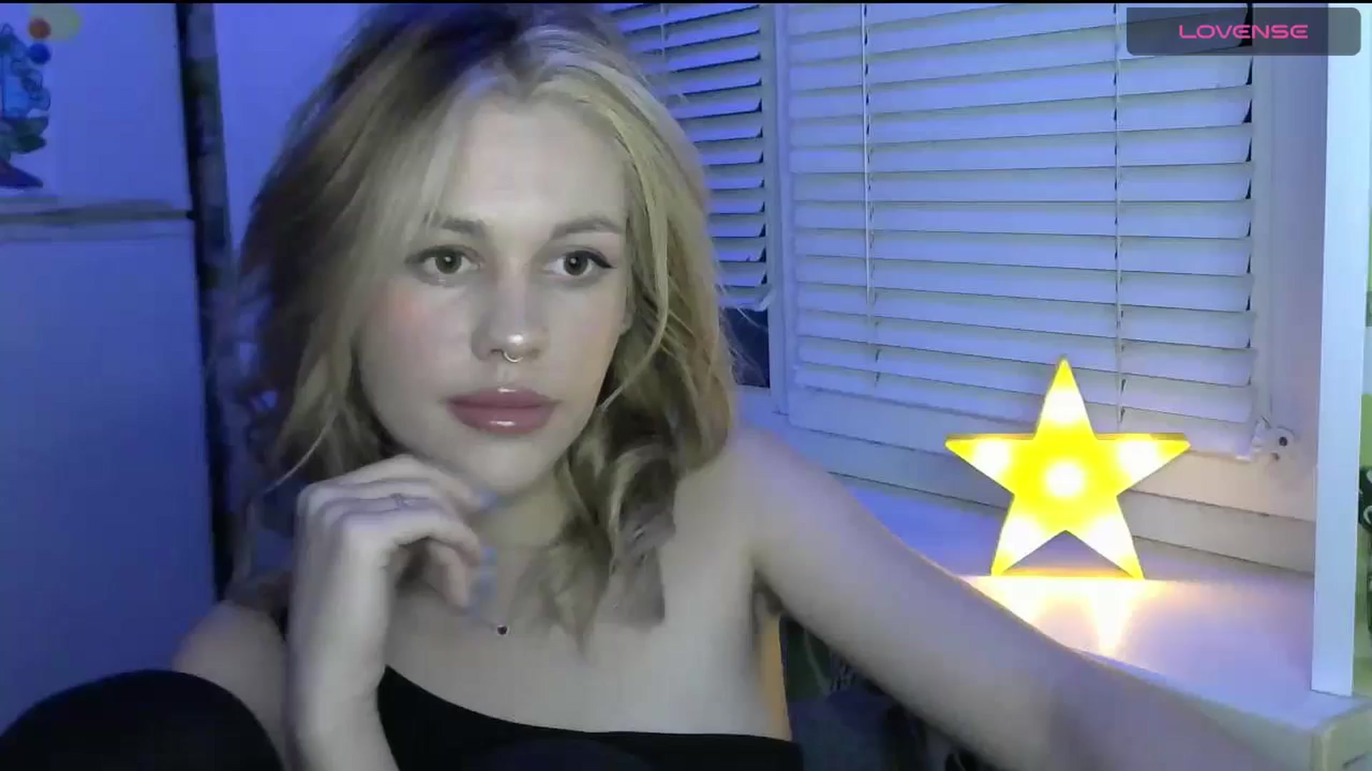 Gallery image thumbnail from Ellixr's myfreecams stream on, 12/07/2023, 21:11 image 1 of 20