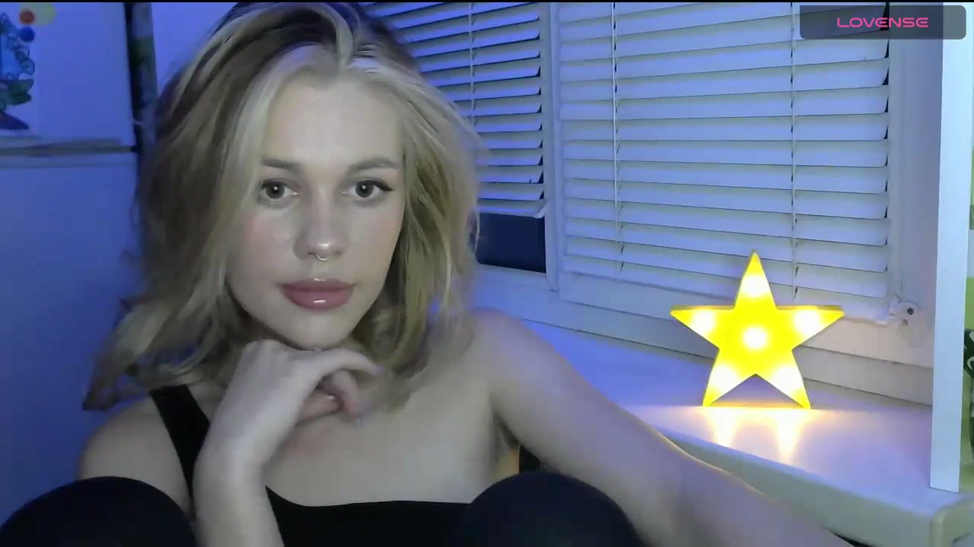 Gallery image thumbnail from Ellixr's myfreecams stream on, 12/07/2023, 21:11 image 13 of 20