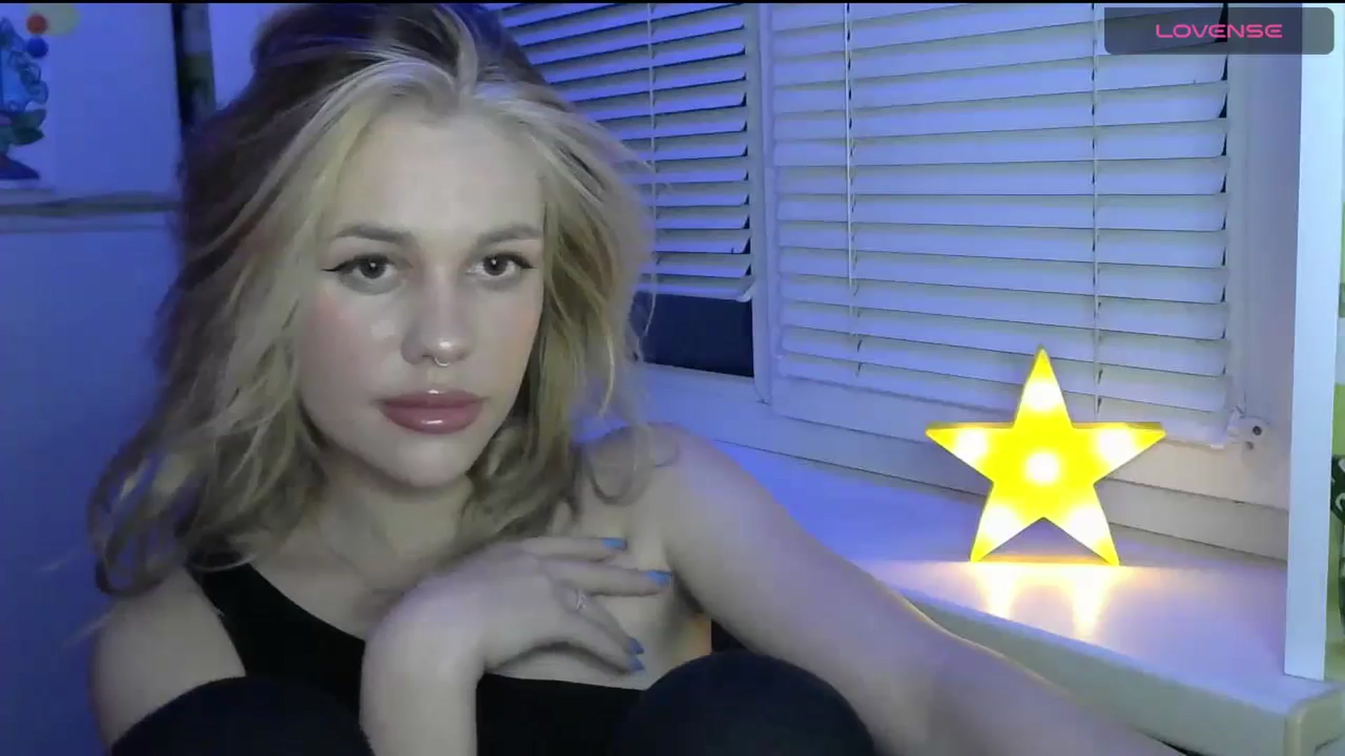 Gallery image thumbnail from Ellixr's myfreecams stream on, 12/07/2023, 21:11 image 12 of 20