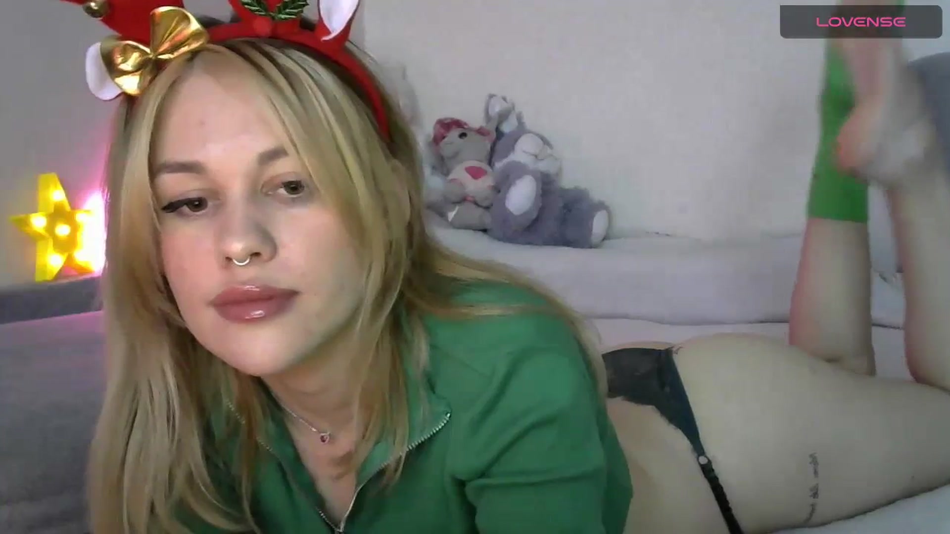 Gallery image thumbnail from Ellixr's myfreecams stream on, 12/10/2023, 12:29 image 4 of 20
