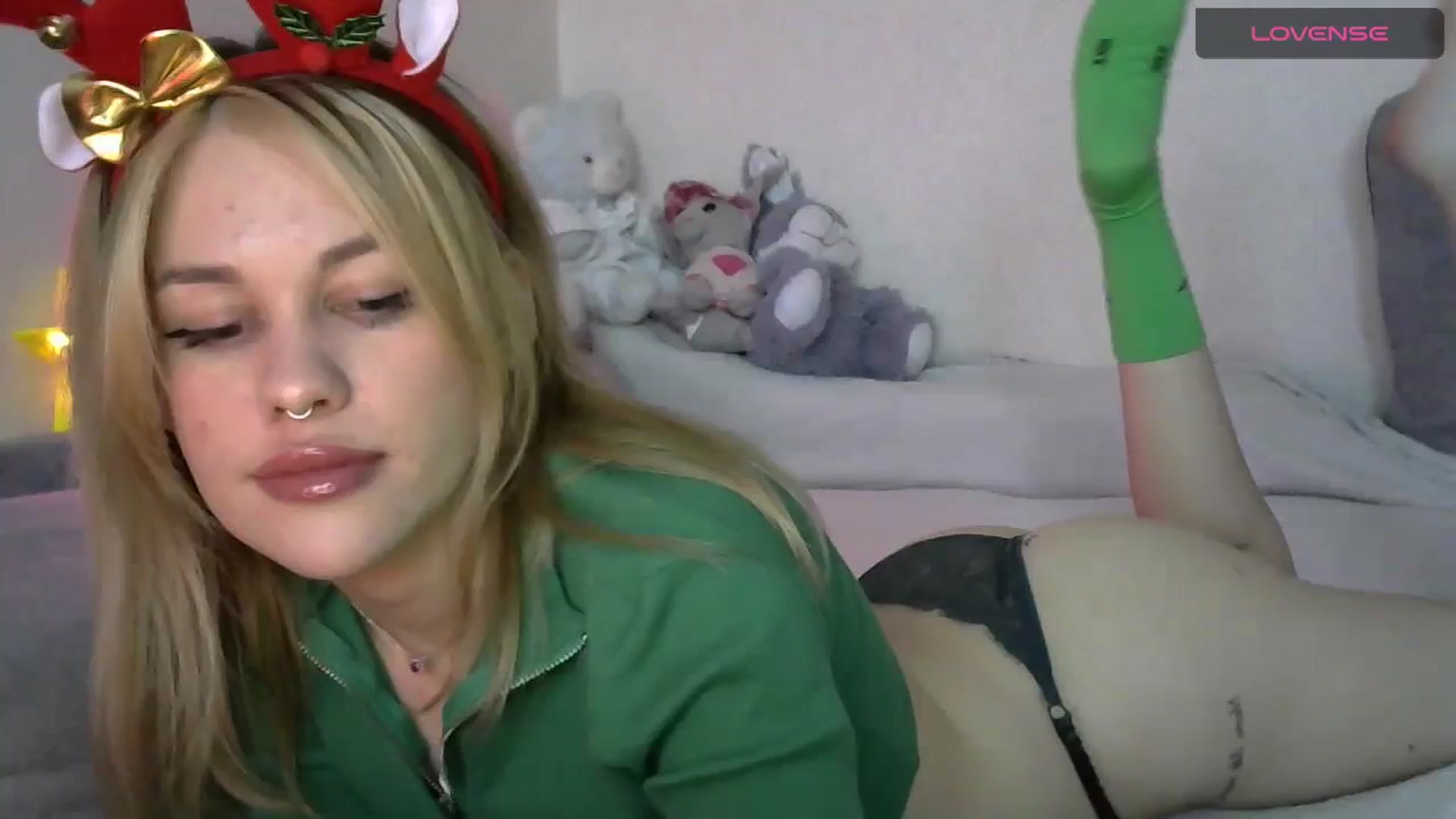 Gallery image thumbnail from Ellixr's myfreecams stream on, 12/10/2023, 12:29 image 5 of 20