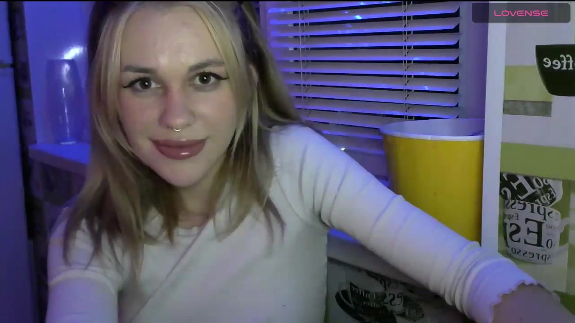 Gallery image thumbnail from Ellixr's myfreecams stream on, 12/10/2023, 20:14 image 13 of 20