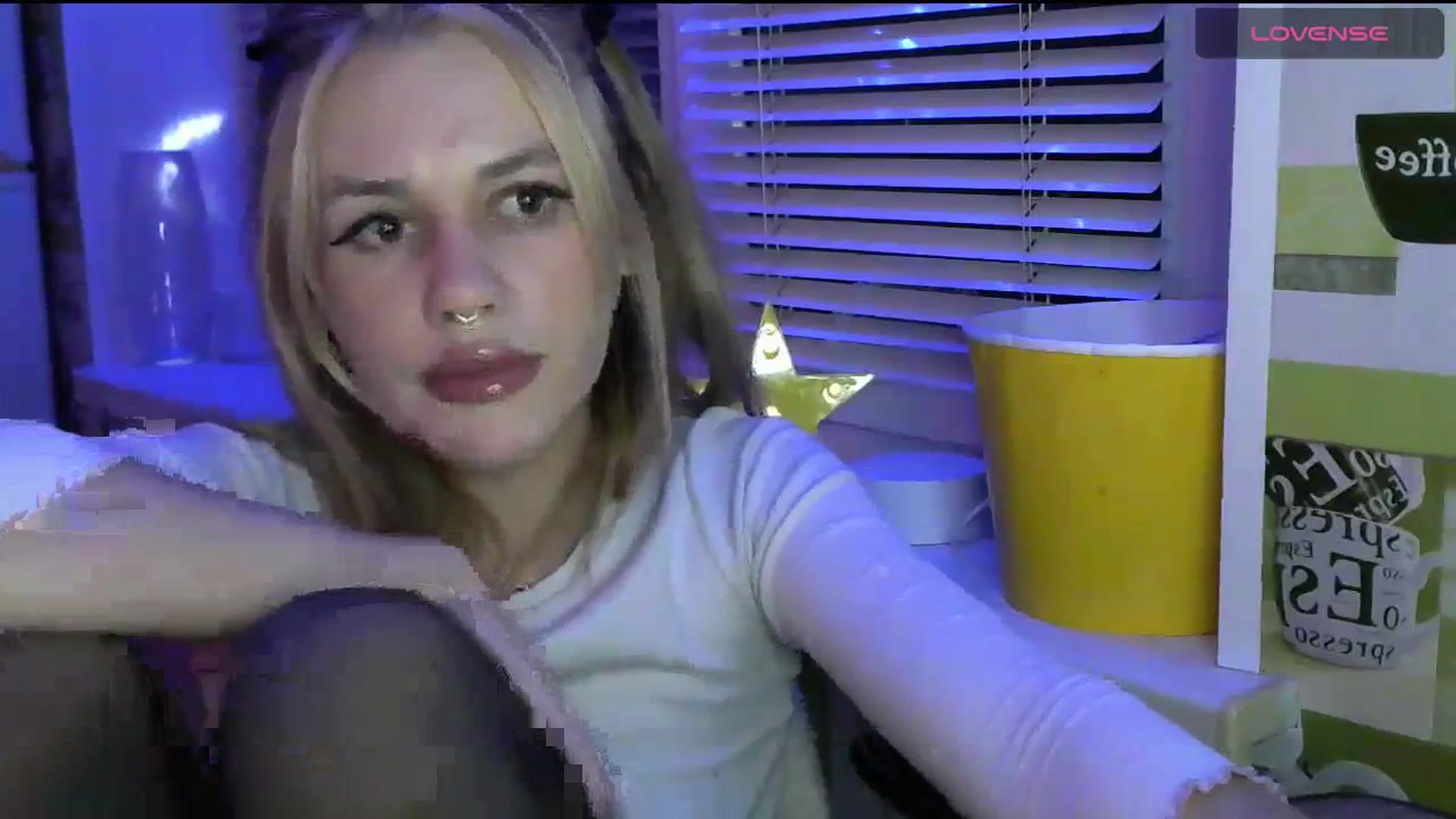Gallery image thumbnail from Ellixr's myfreecams stream on, 12/10/2023, 20:14 image 5 of 20