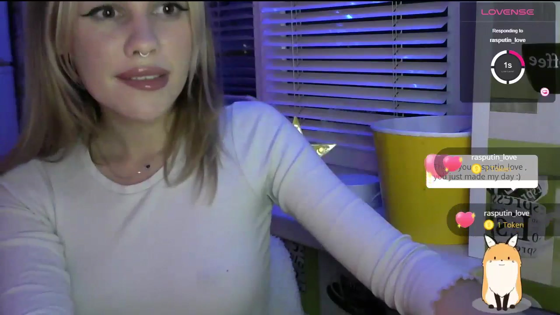 Gallery image thumbnail from Ellixr's myfreecams stream on, 12/10/2023, 20:14 image 17 of 20
