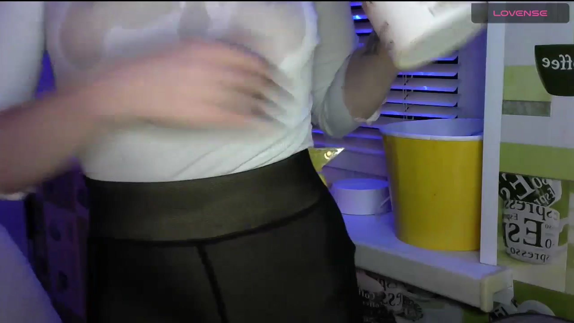 Gallery image thumbnail from Ellixr's myfreecams stream on, 12/10/2023, 20:14 image 20 of 20