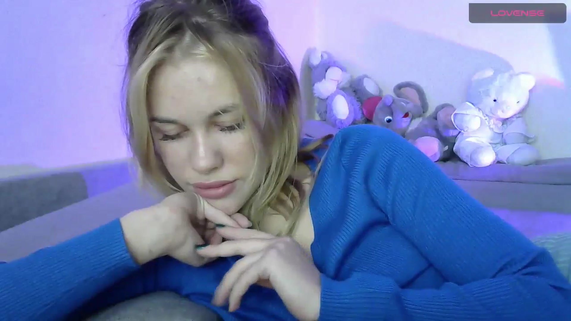 Gallery image thumbnail from Ellixr's myfreecams stream on, 12/12/2023, 08:34 image 20 of 20