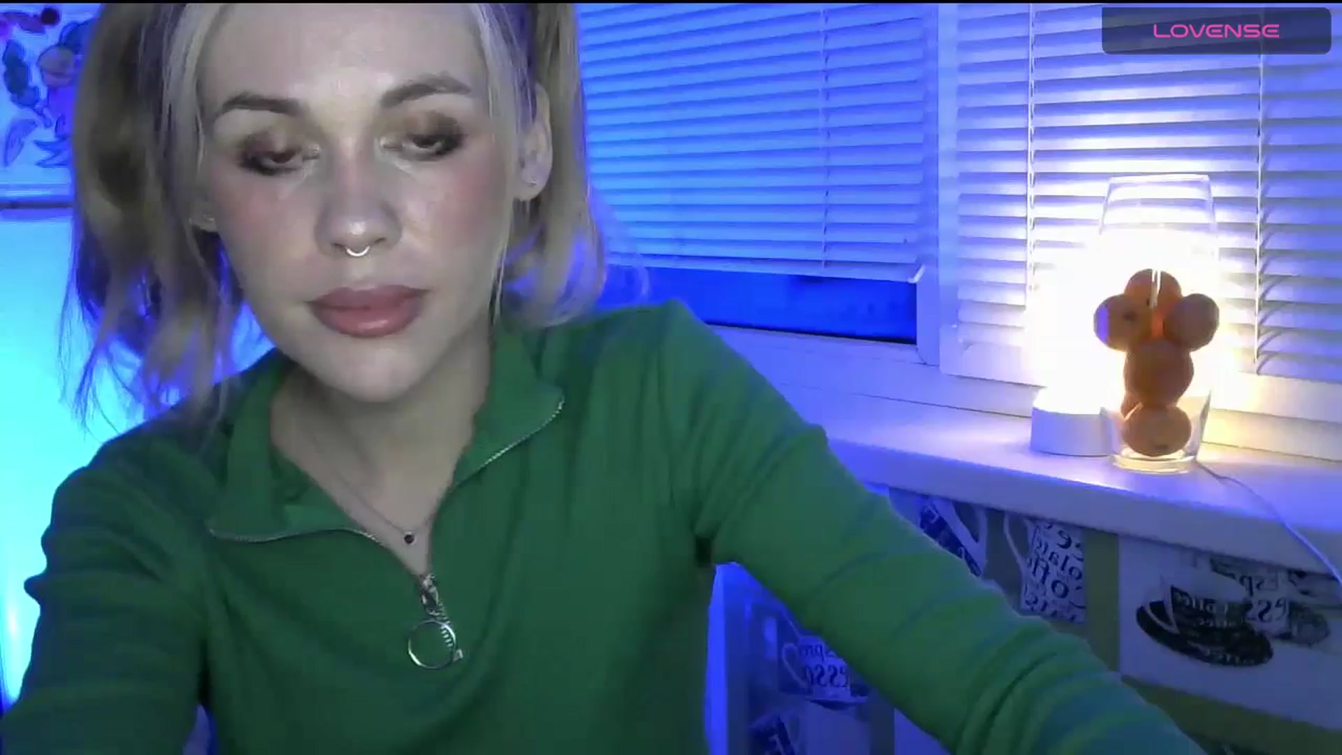 Gallery image thumbnail from Ellixr's myfreecams stream on, 12/17/2023, 22:02 image 11 of 20