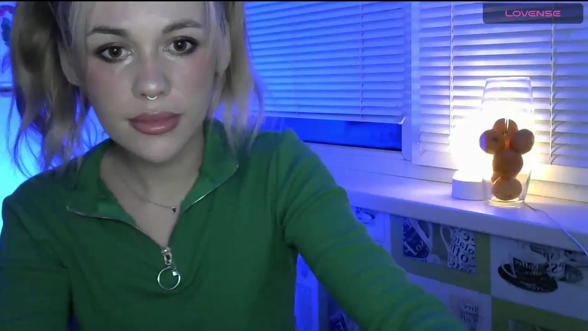 Gallery image thumbnail from Ellixr's myfreecams stream on, 12/17/2023, 22:02 image 6 of 20